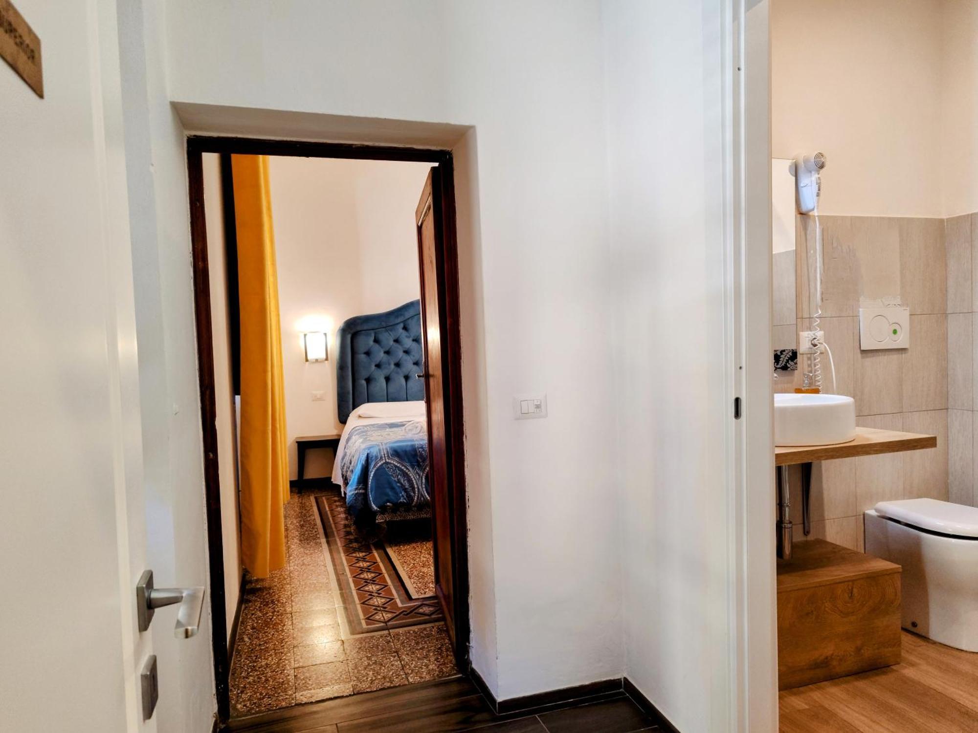 Double Room Private Bathroom
