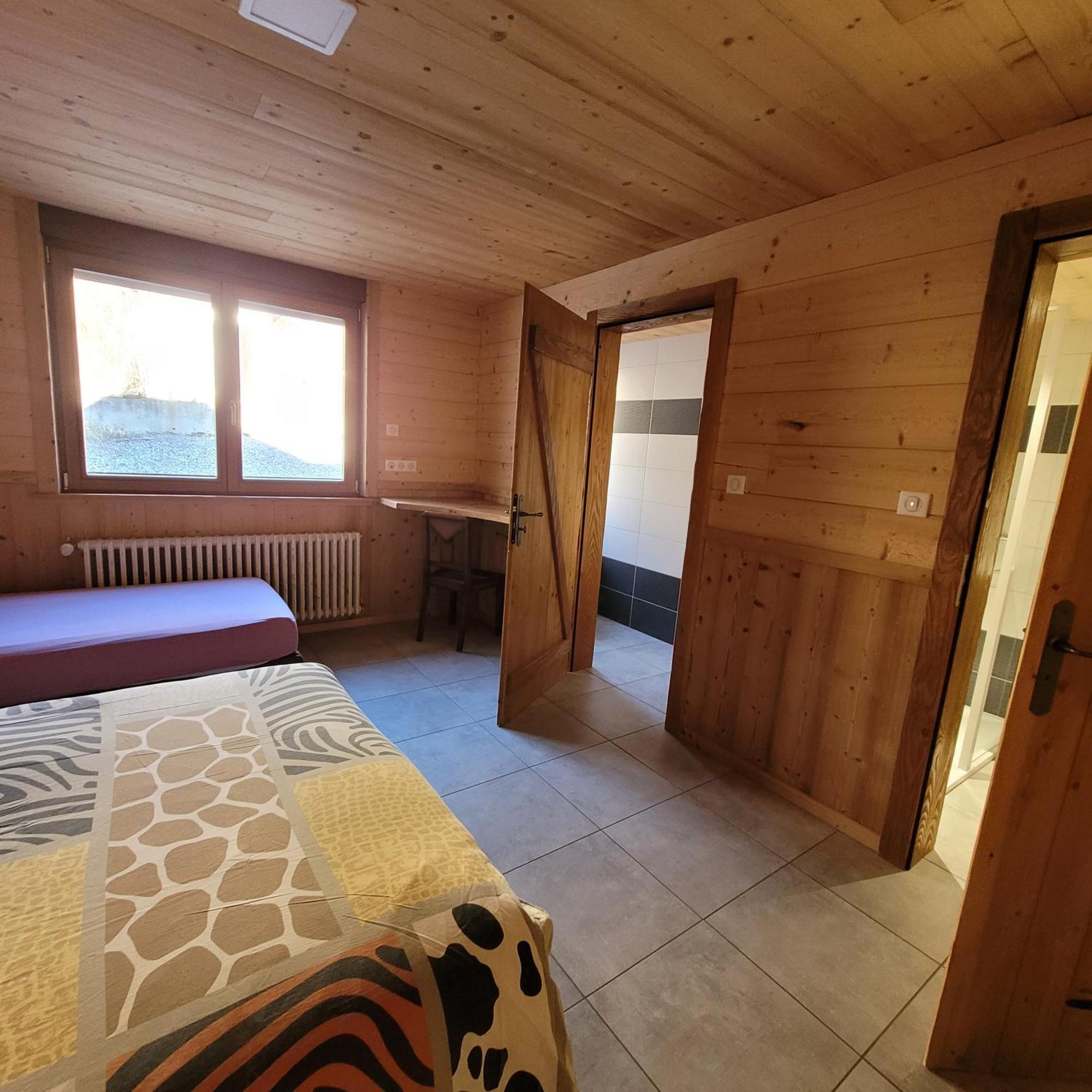 Comfort Triple Room Shower
