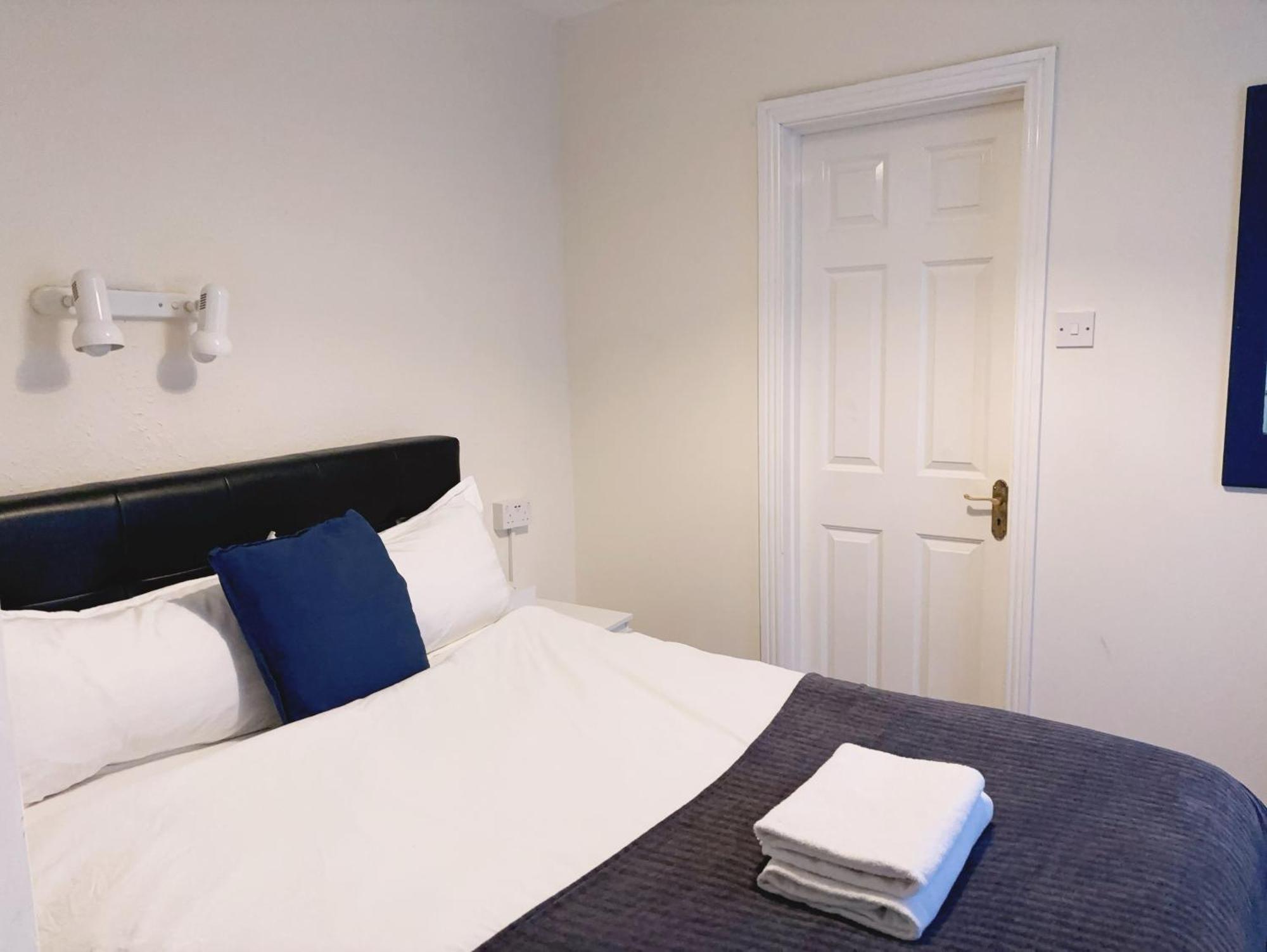 Double Room Private Bathroom