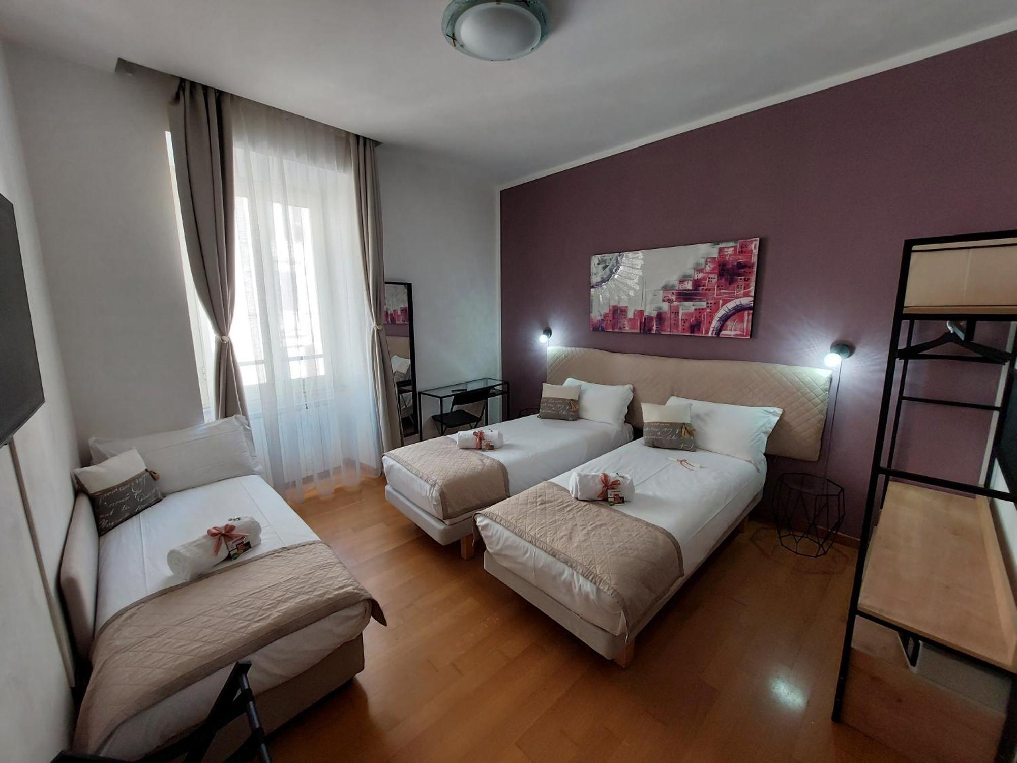 Double or Twin Room Private Bathroom