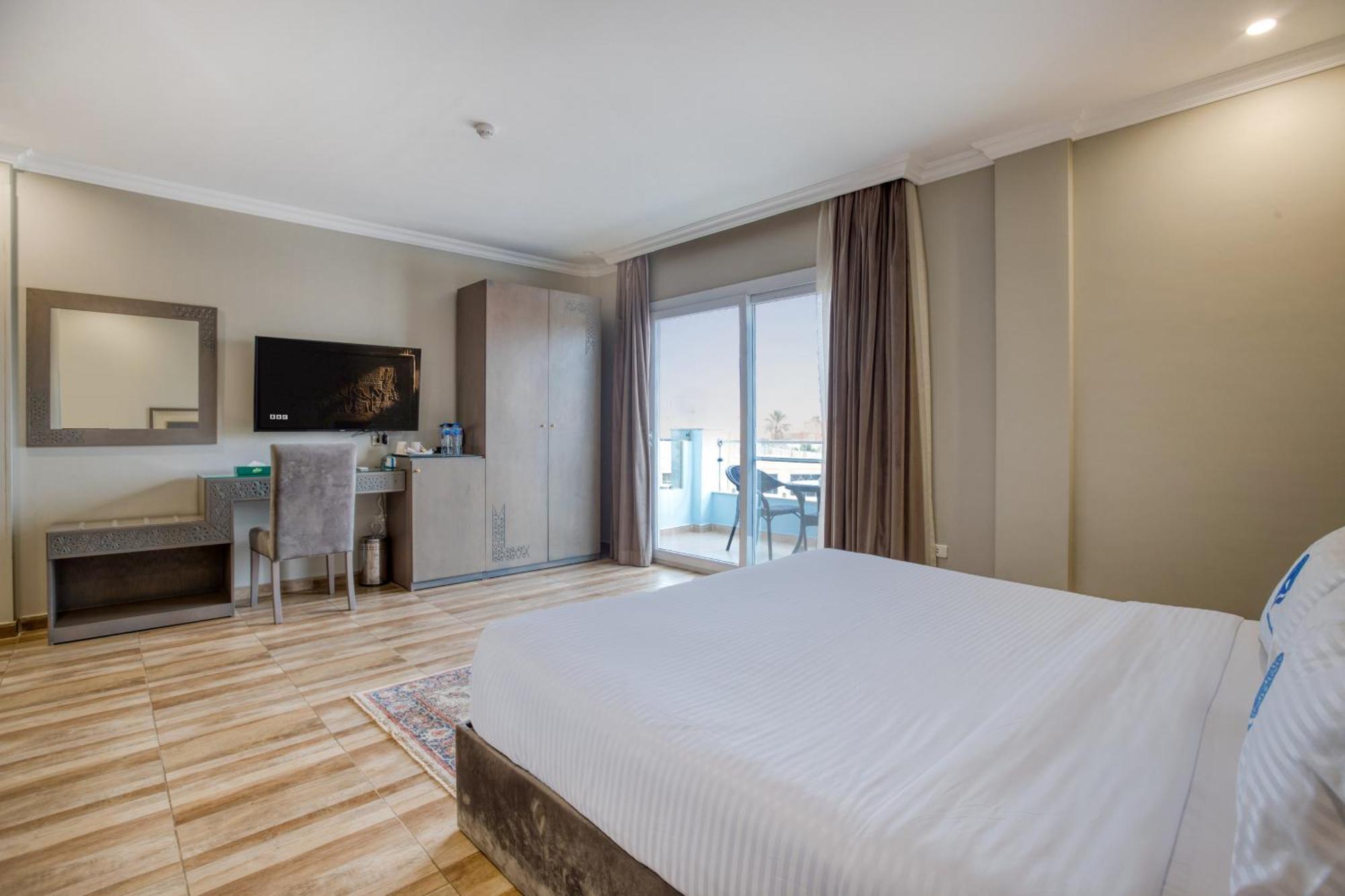 Standaard Suite met Balkon en Panoramisch Uitzicht op de Piramides