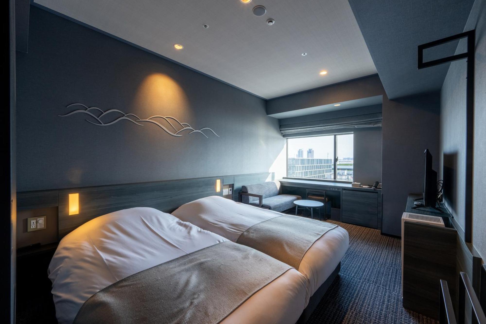 Hollywood Twin Room B Electronic Cigarettes Only