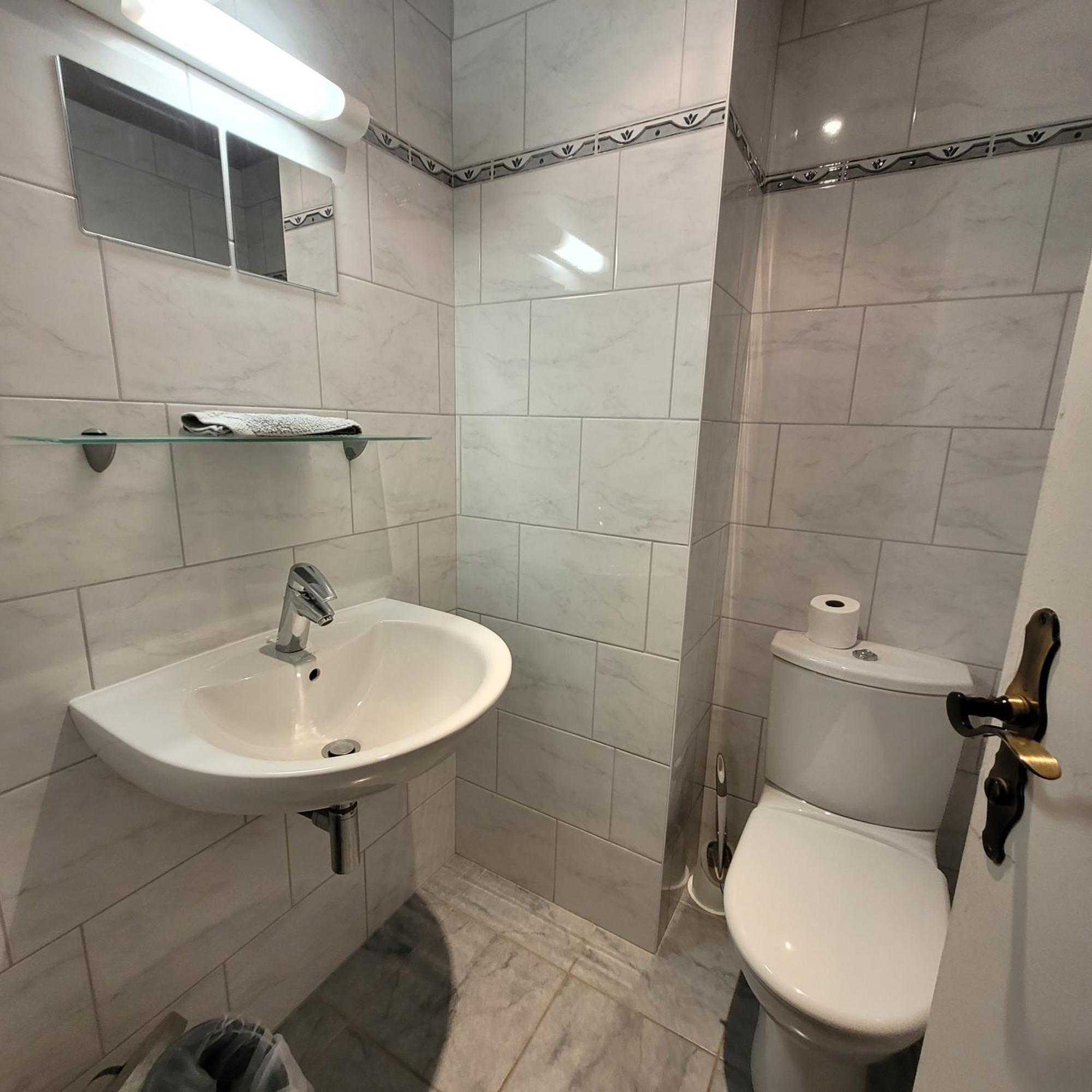 Quadruple Room Private Bathroom