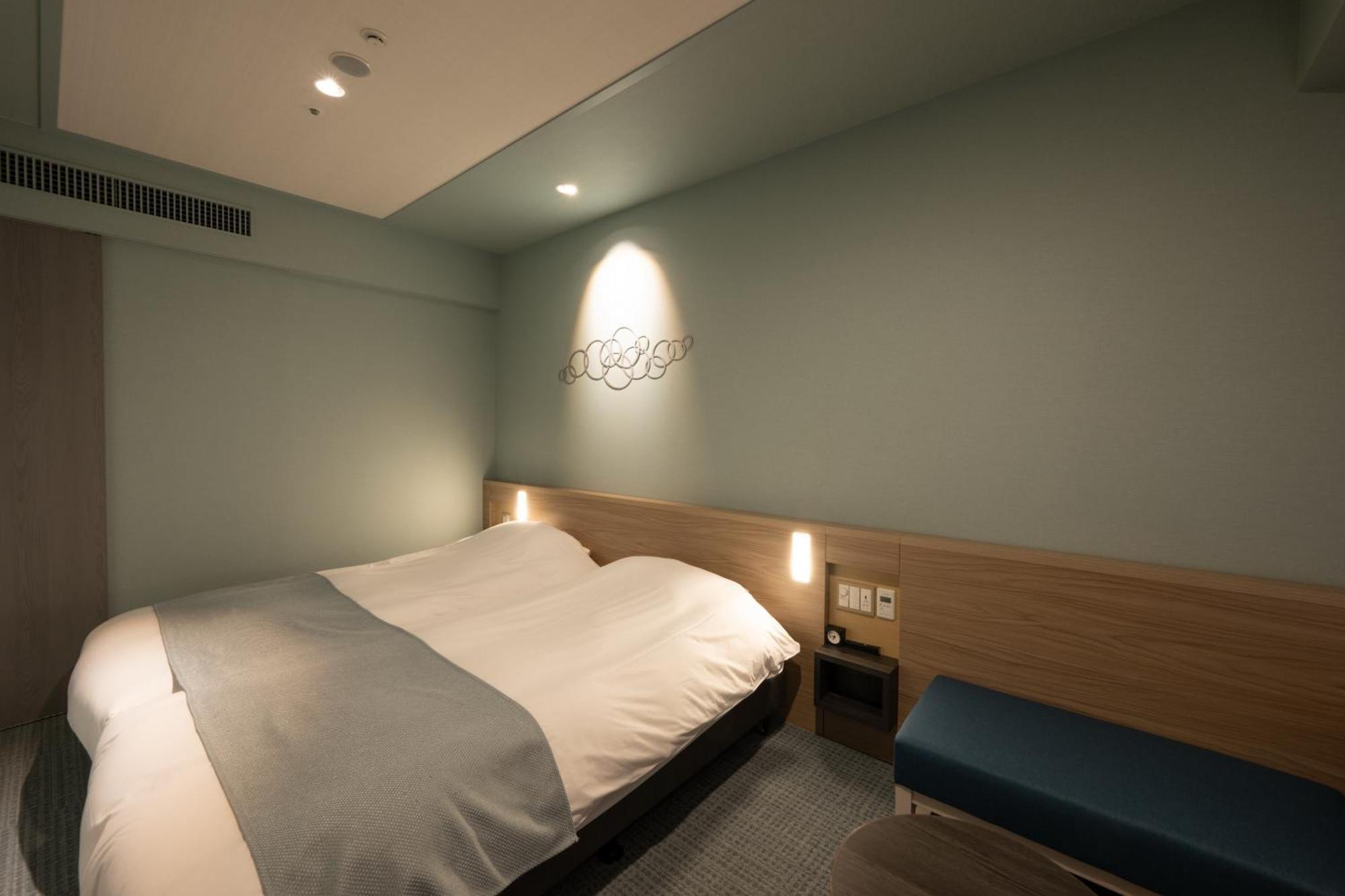 Twin Room B Electronic Cigarettes Only