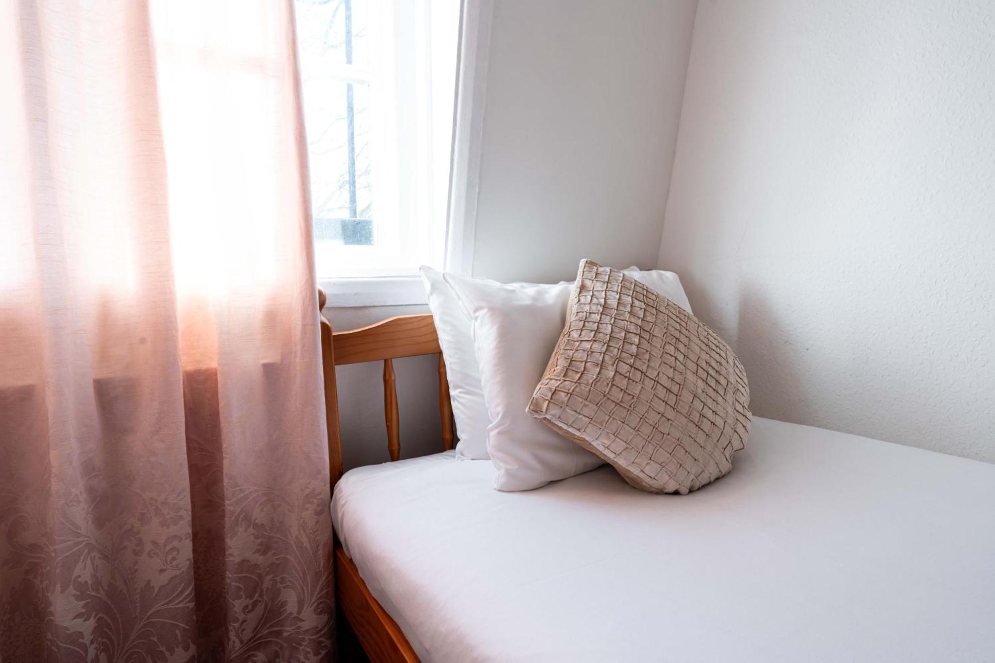 Single Room with Shared Toilet,1509285031:JPEG