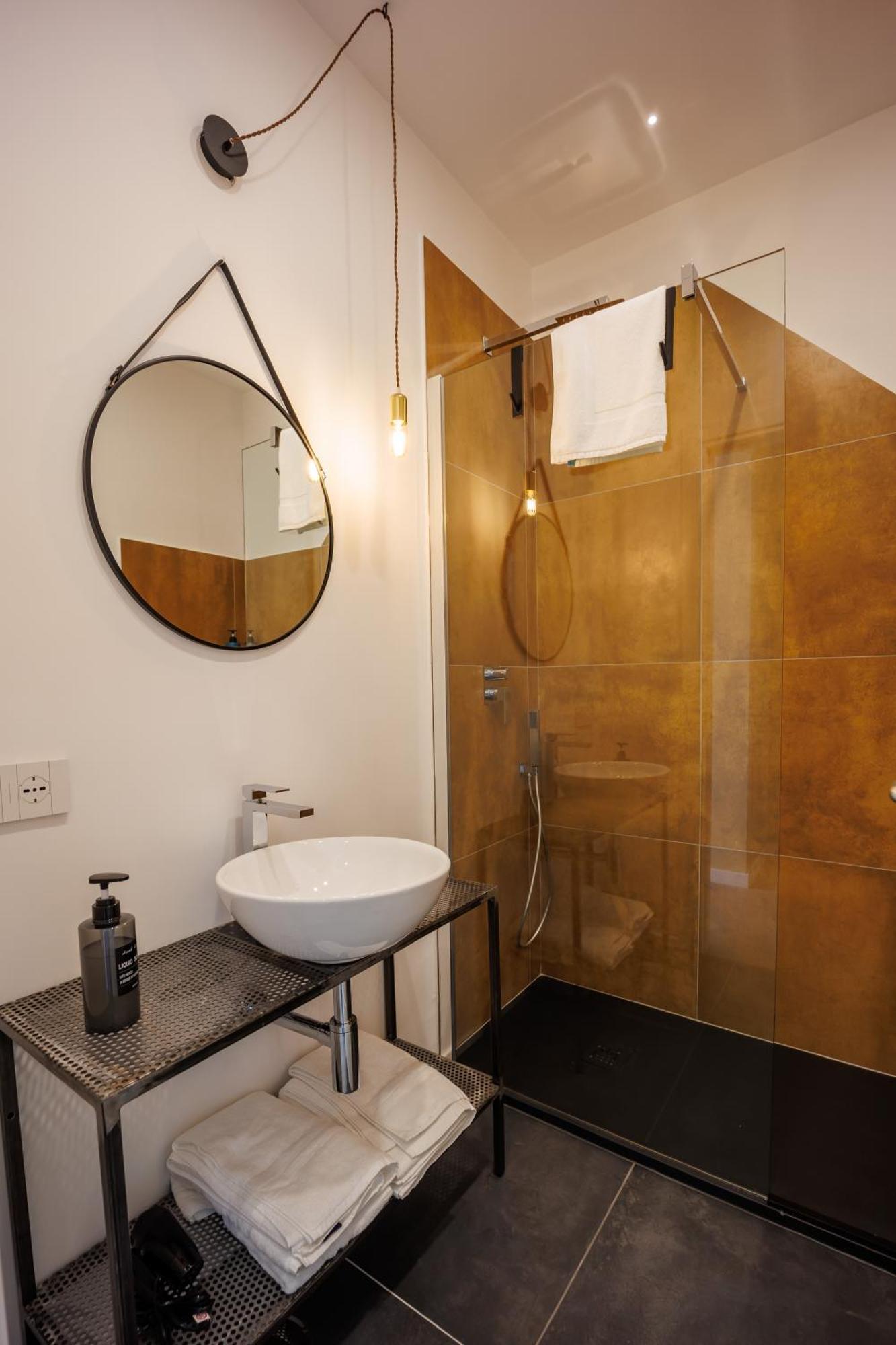 Double Room Private Bathroom