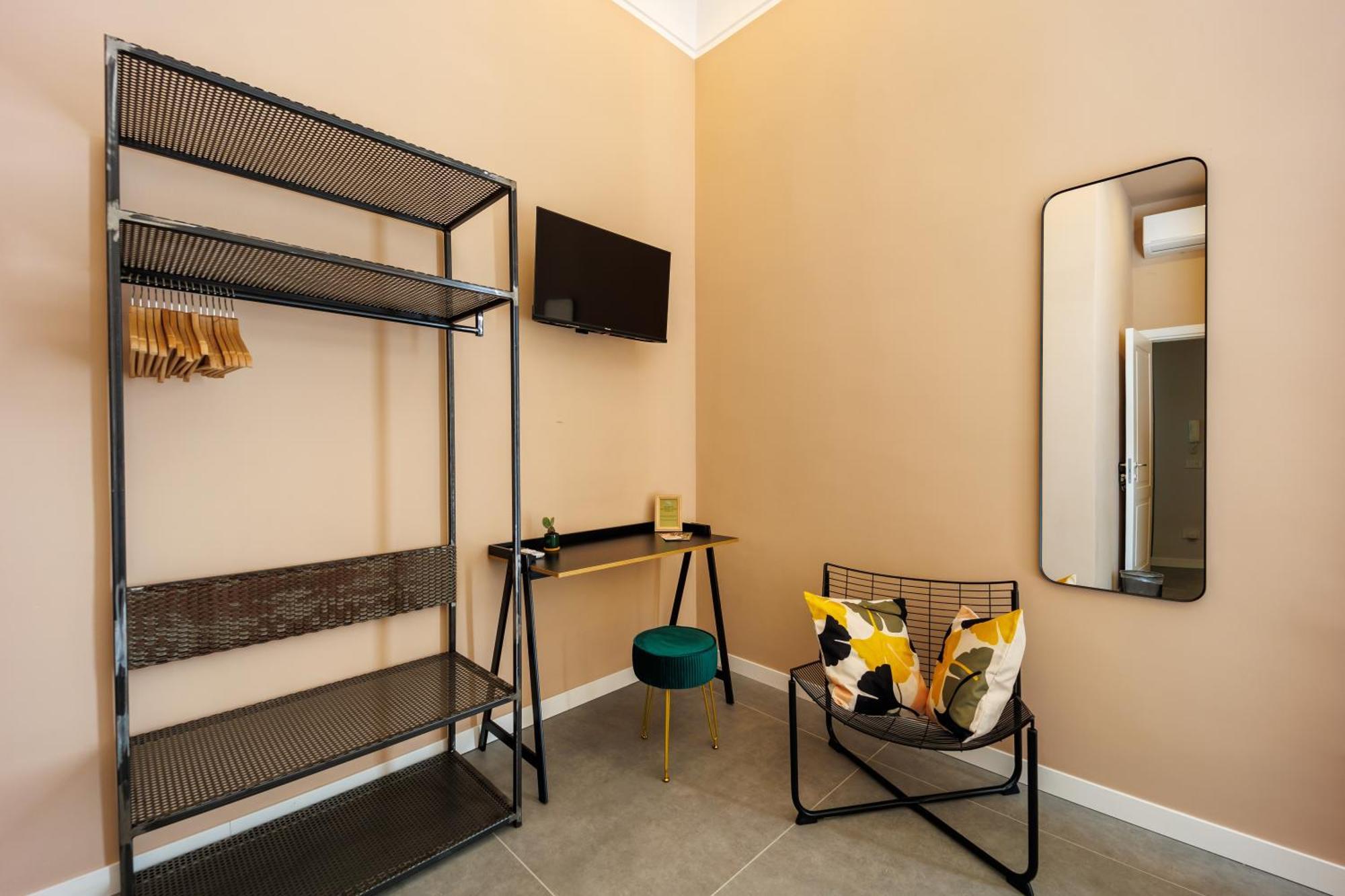 Double Room Private Bathroom