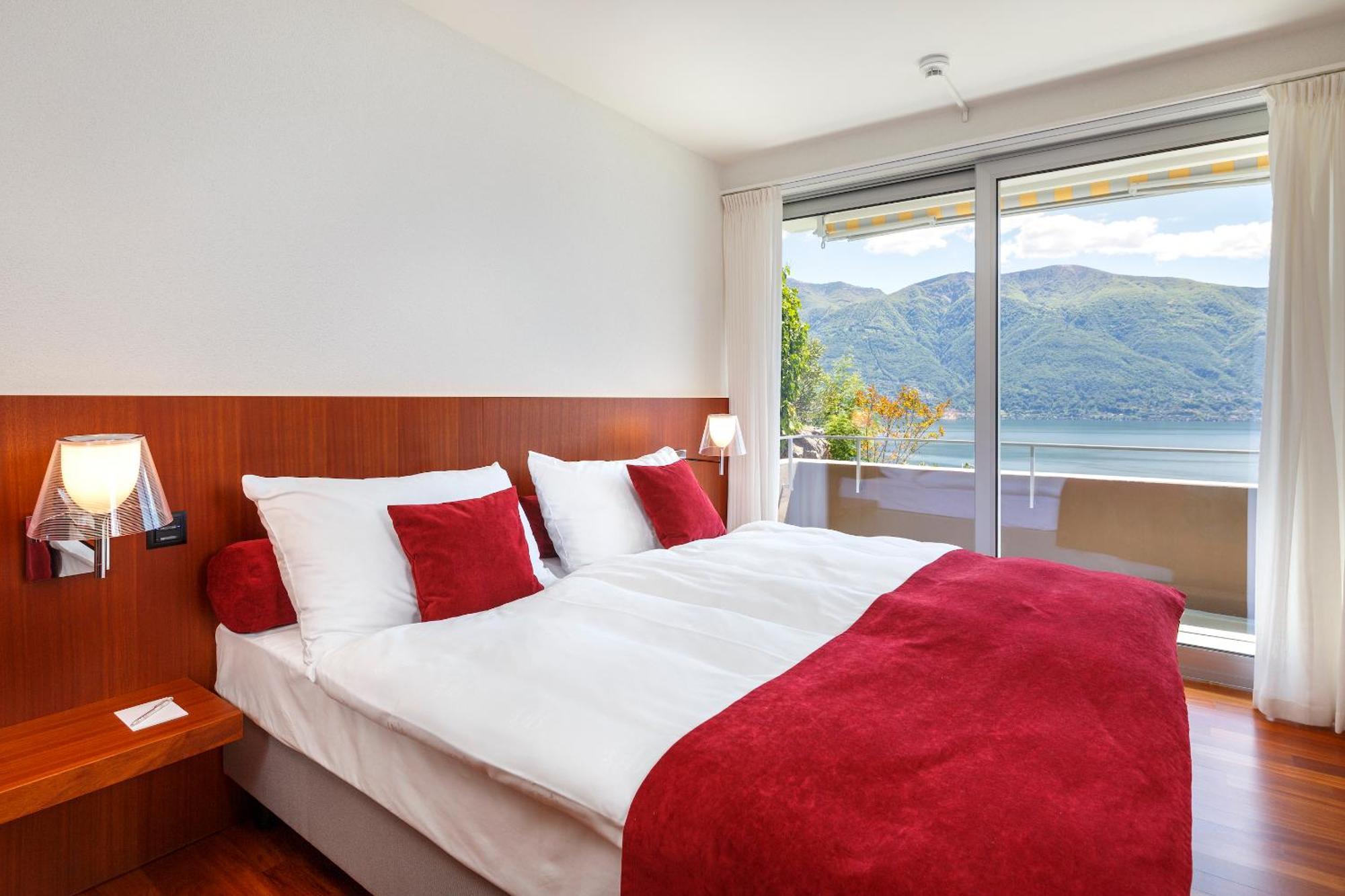 Modern Panorama Double Room Balcony Lake View