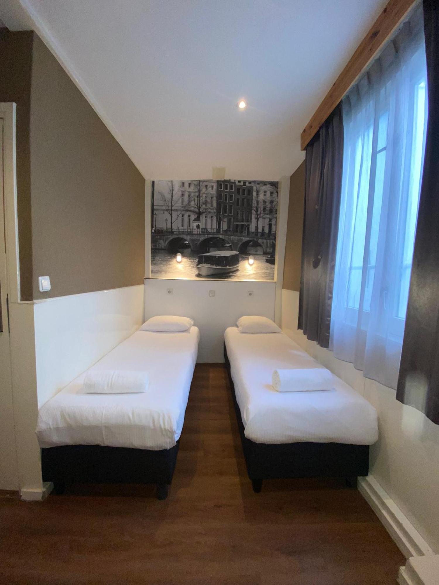 Double or Twin Room Private Bathroom