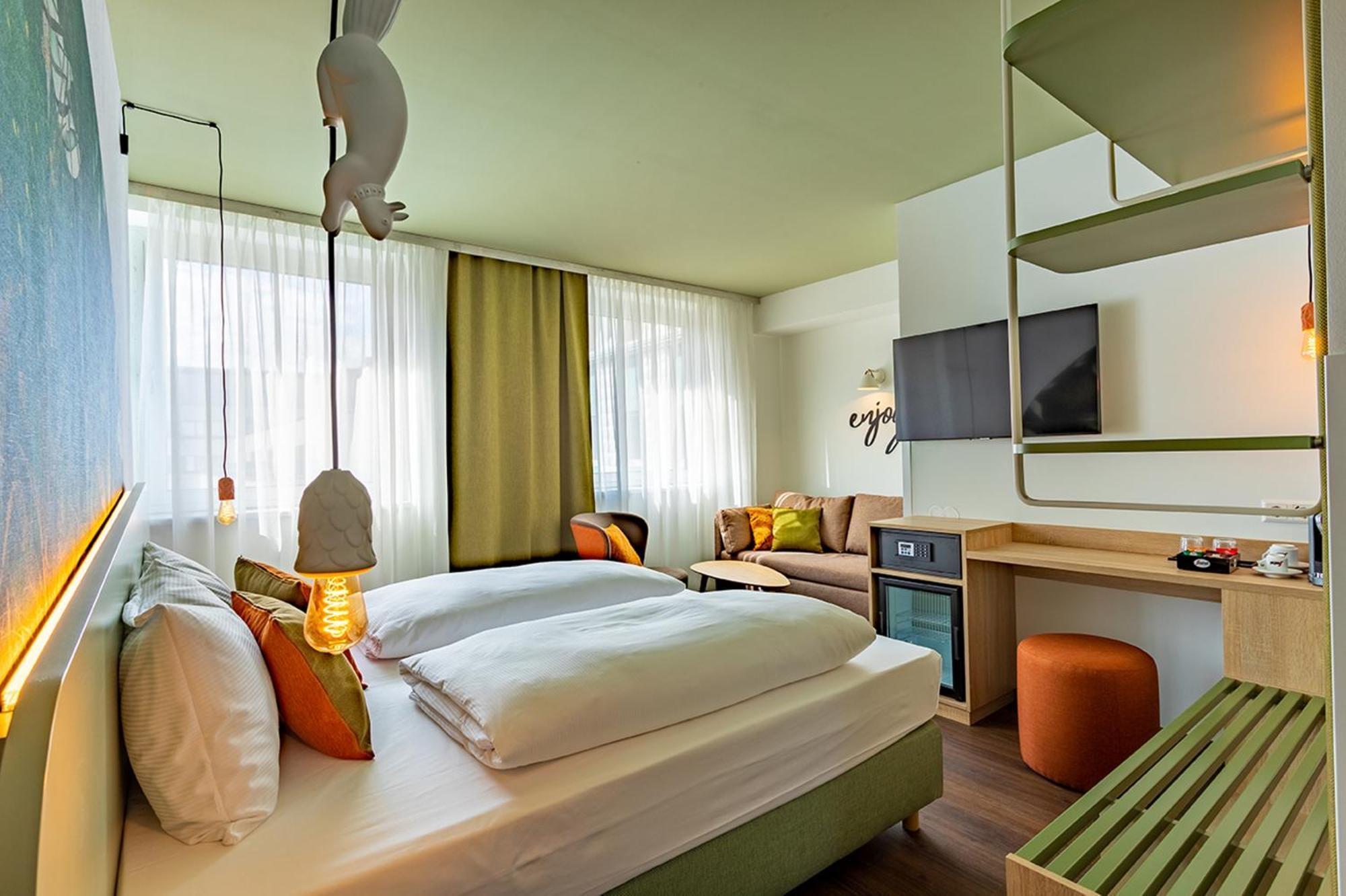Premium Quadruple Room,1516418551:JPEG