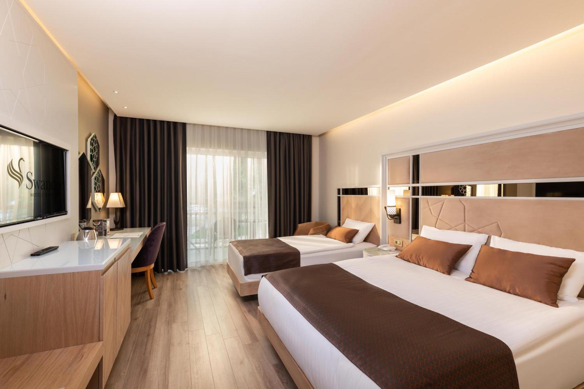 Deluxe Room,1525256686:JPEG