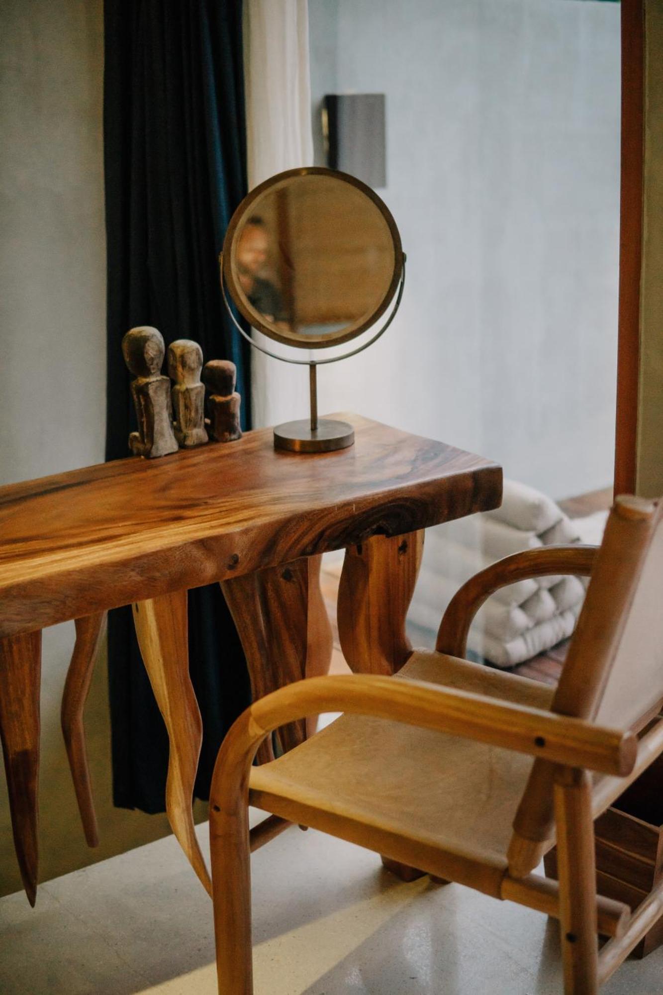 Deluxe Teak Room with Balcony,1526216611:JPEG