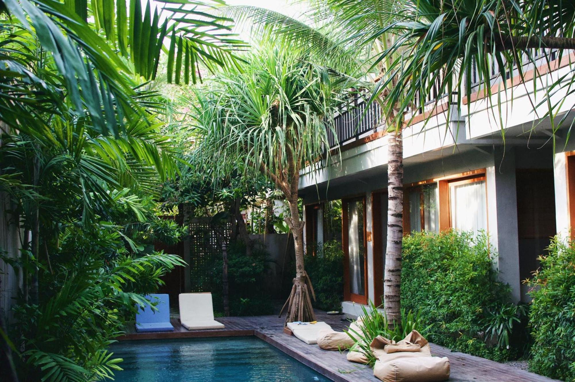 Deluxe Pool Access