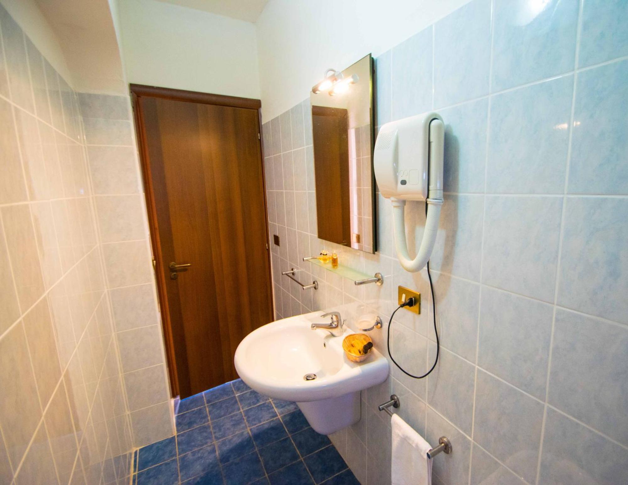 Triple Room,1640382807:JPEG