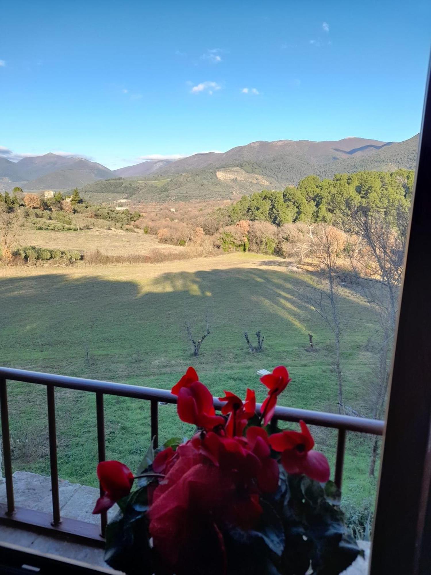 Camera Matrimoniale con Vista Montagna
