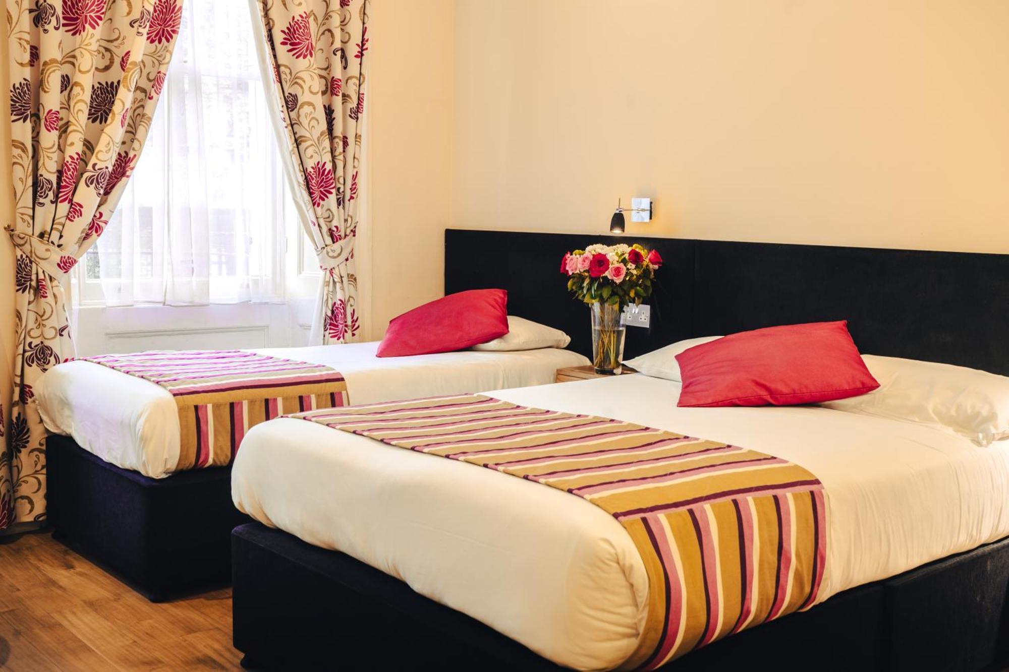 Standard Twin Room,1529795833:JPEG