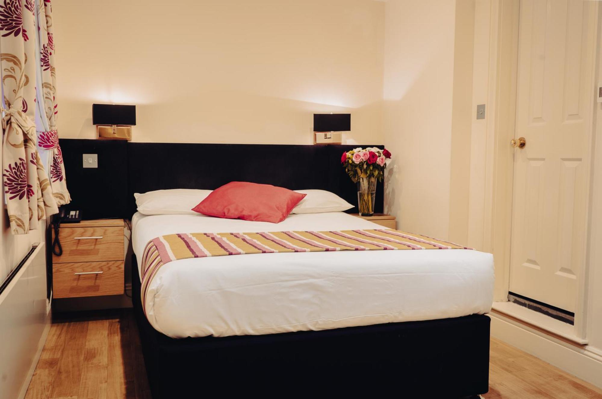 Standard Double Room,1529795833:JPEG