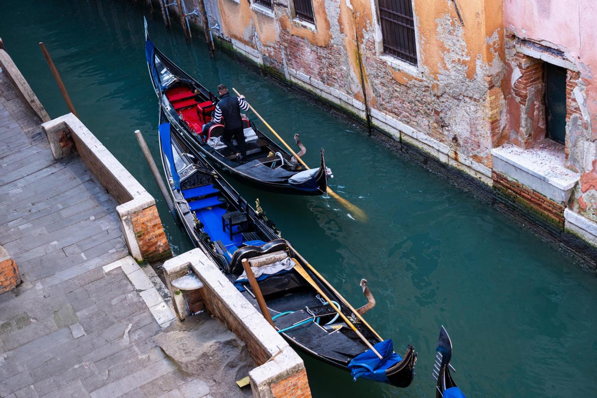 Deluxe Double Room Canal View