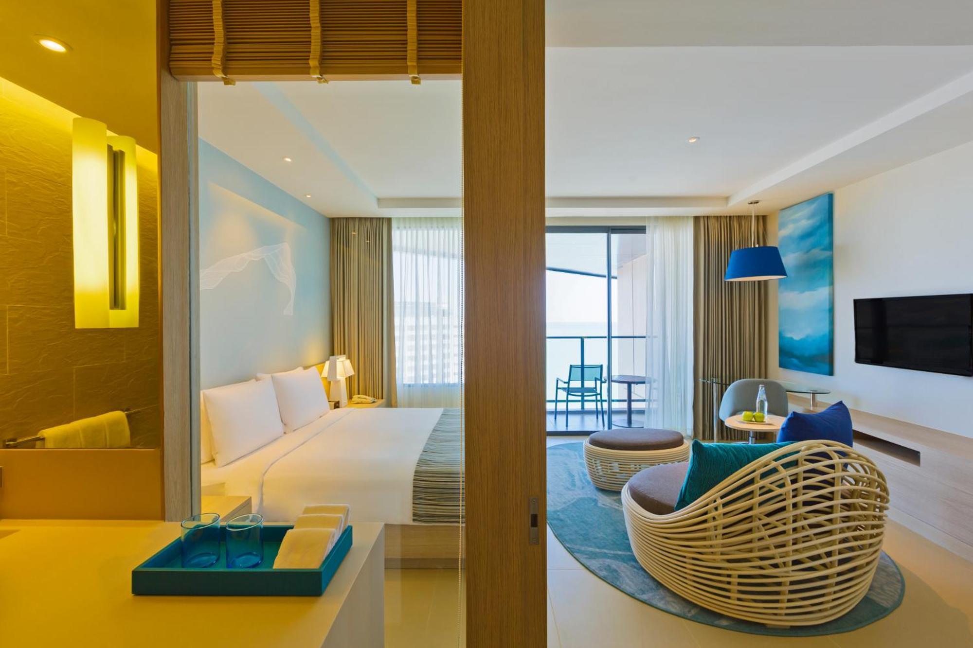 Standard King Room with Club Access - Executive Tower