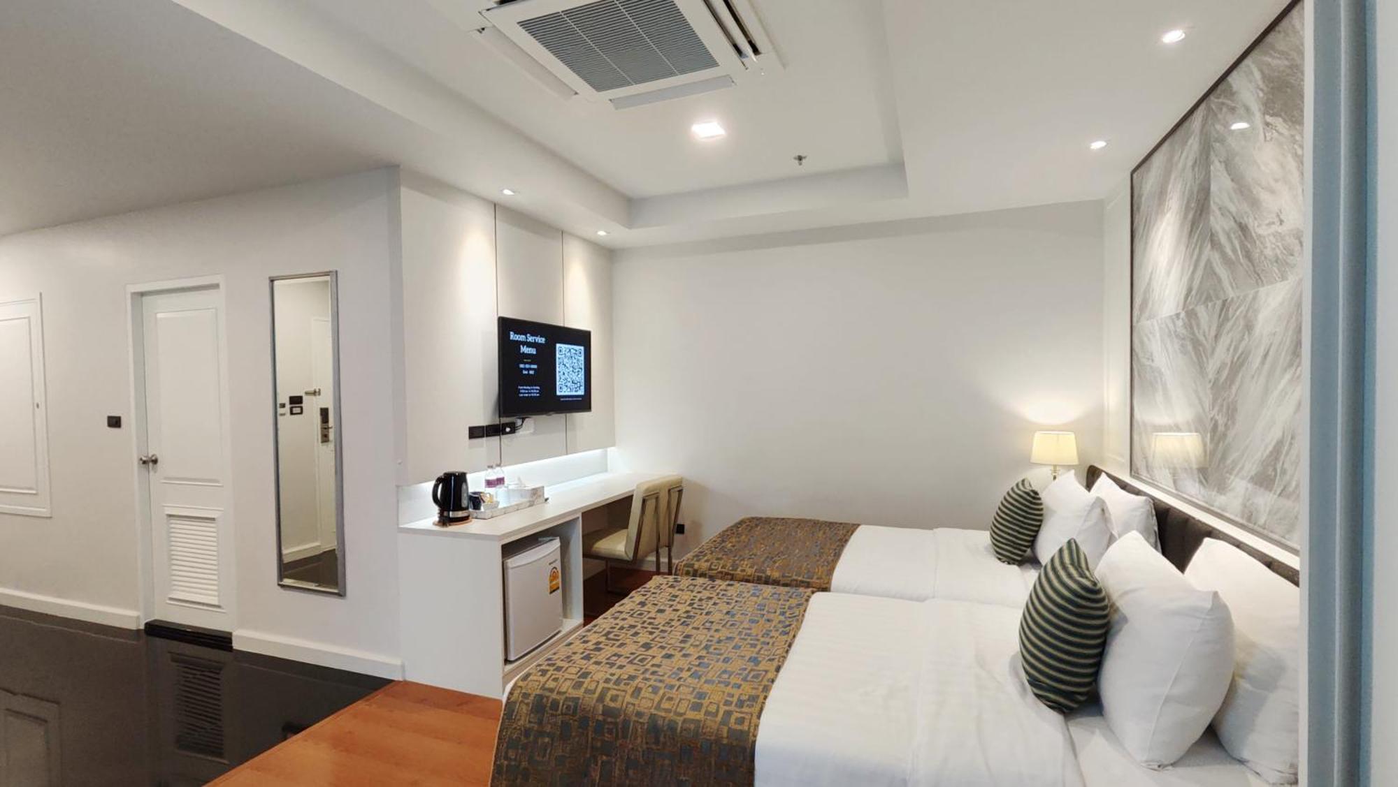 Grand Premier Room