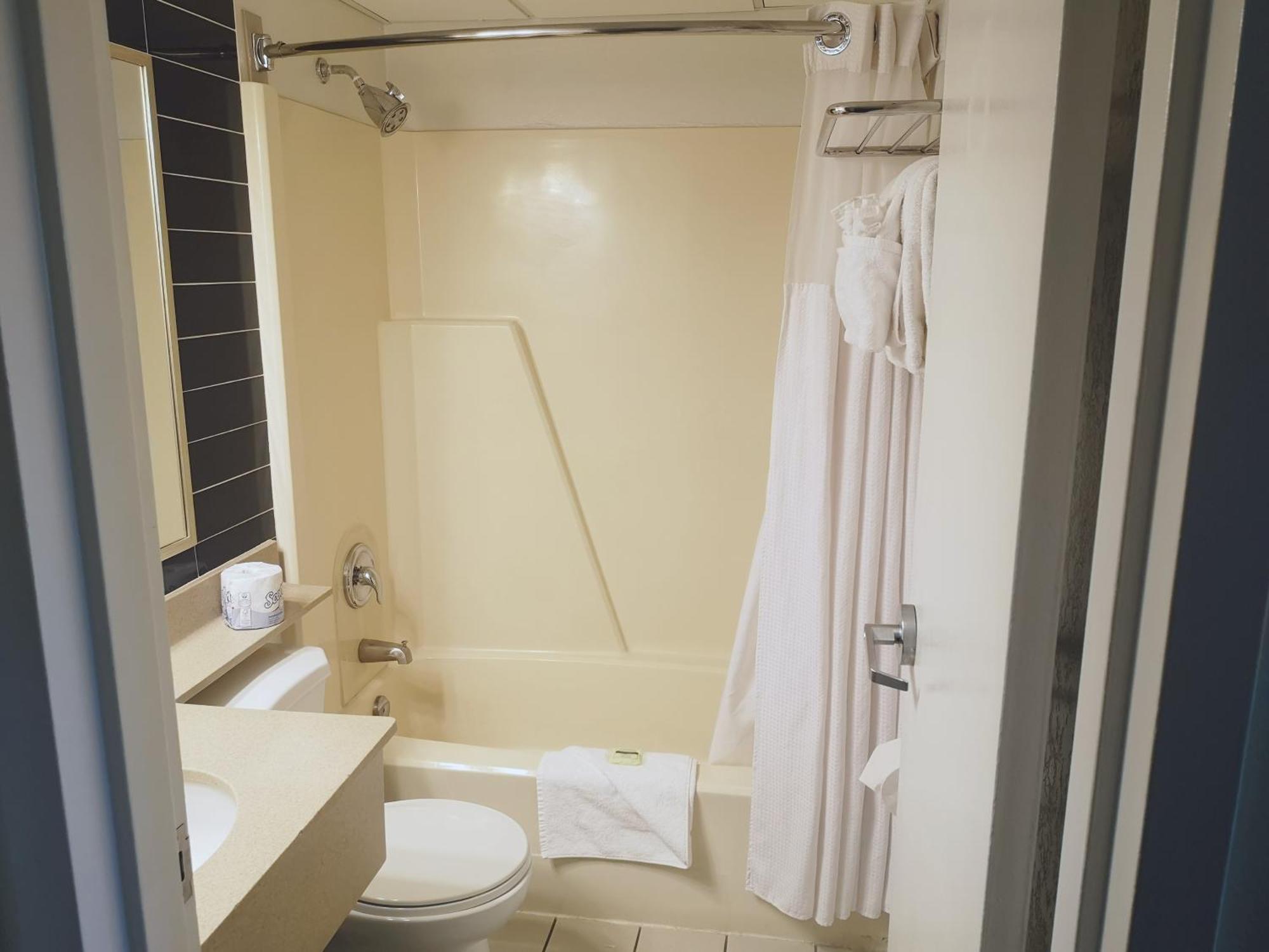 Kamer met 2 Queensize Bedden - Rookvrij