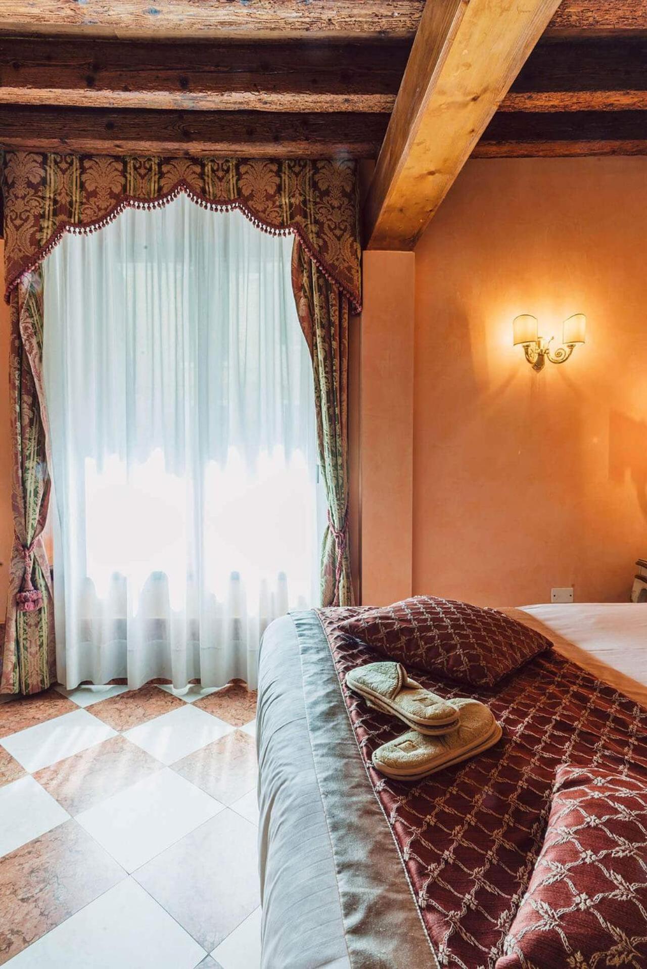 Deluxe room Canal View