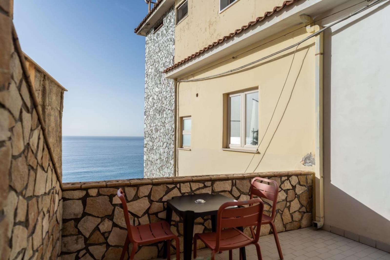 Standard Triple Room Sea View