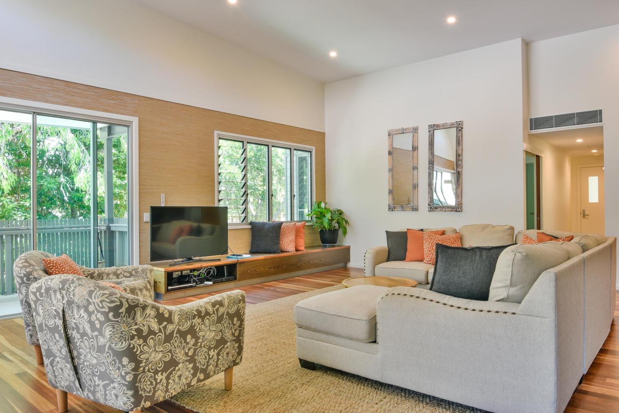 Three-Bedroom Bay Penthouse,1538716438:JPEG