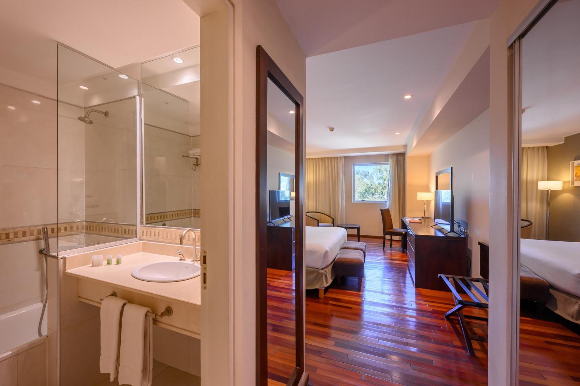 Double Room,1539230515:JPEG