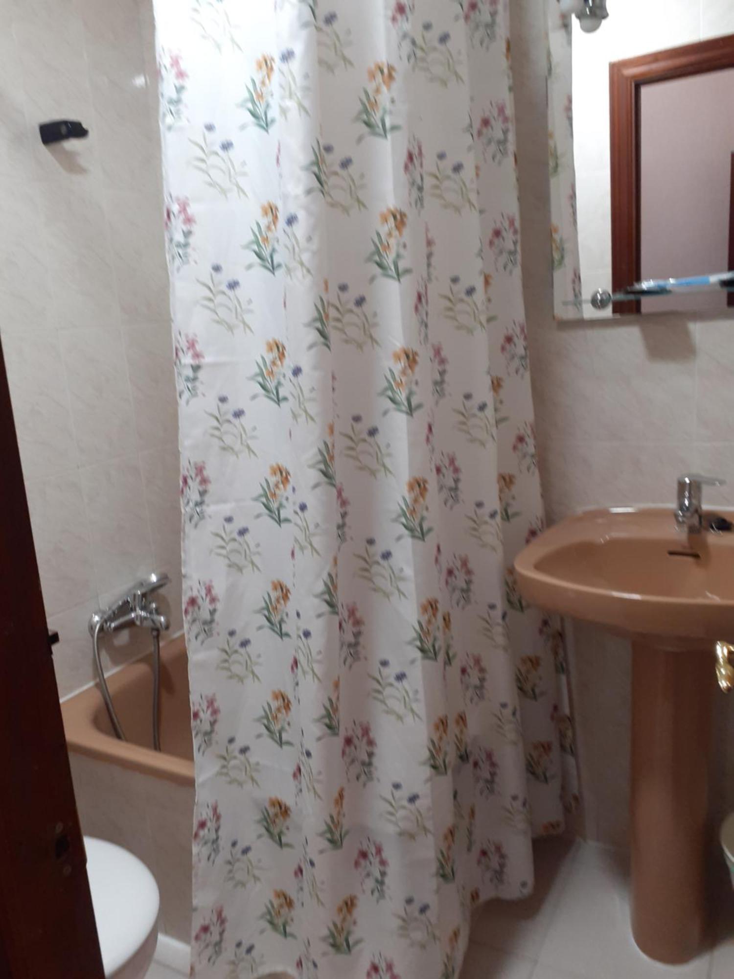 Single Room with Private Bathroom,1539453535:JPEG