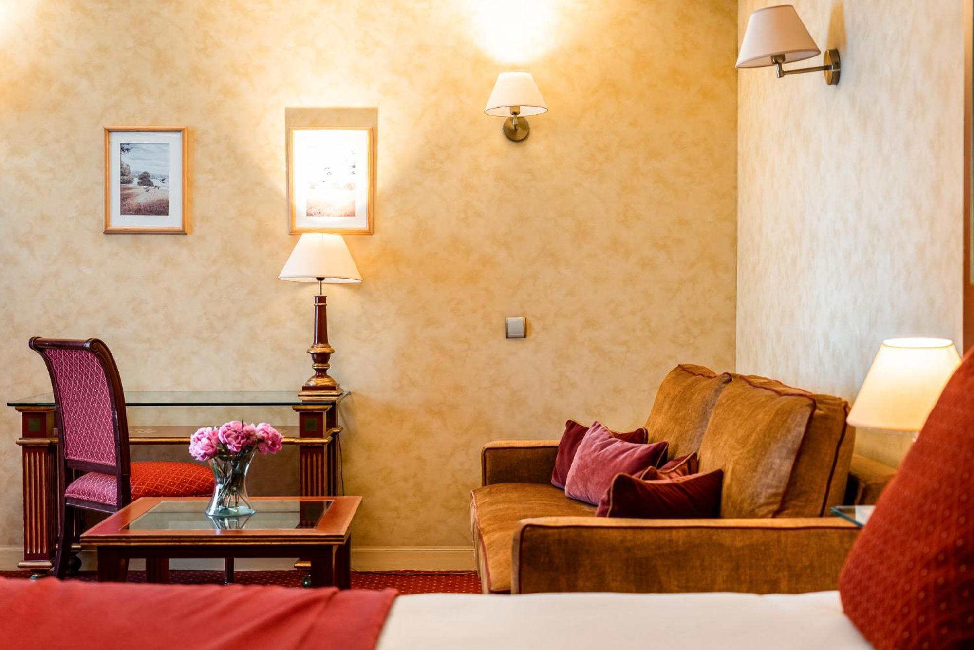 Junior Suite VIP Services