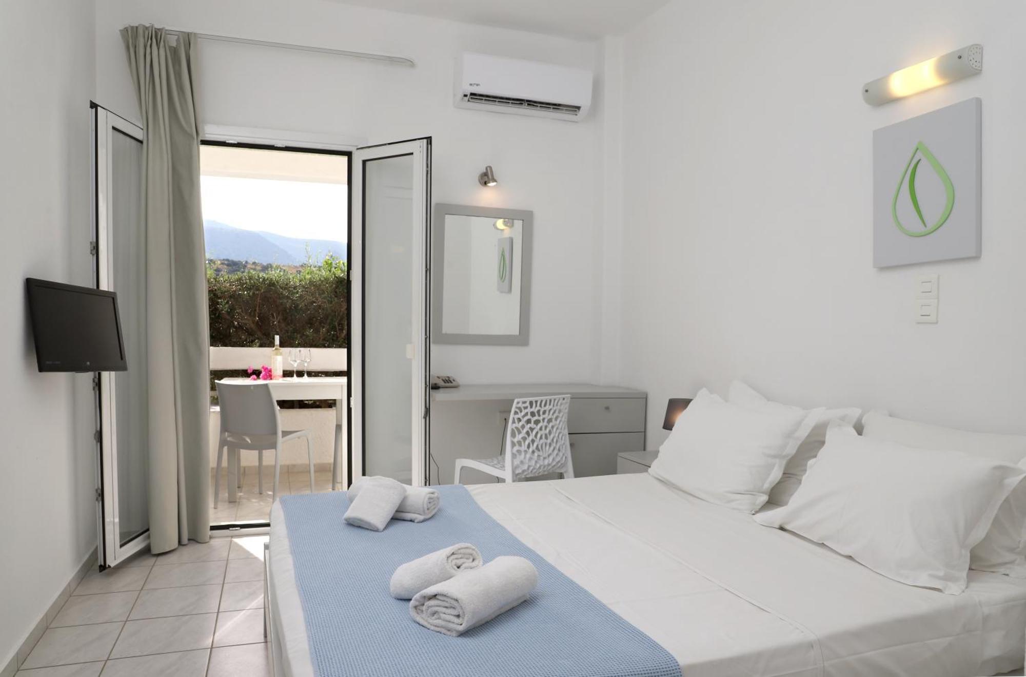 Classic Room with Mountain View,1540067254:JPEG