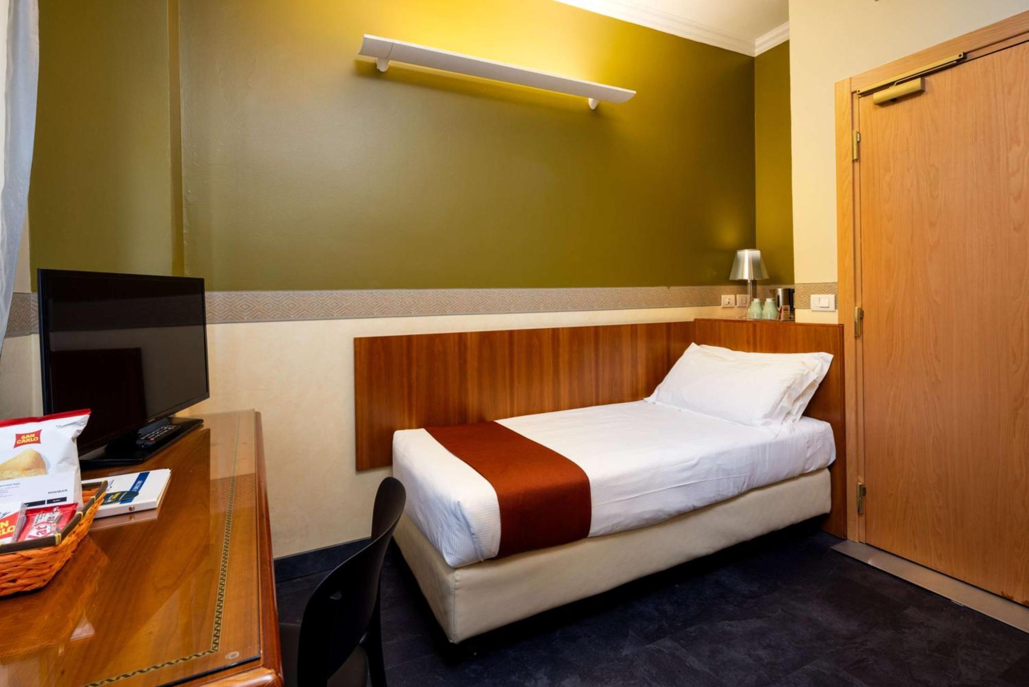 Small Single Room Non-Smoking