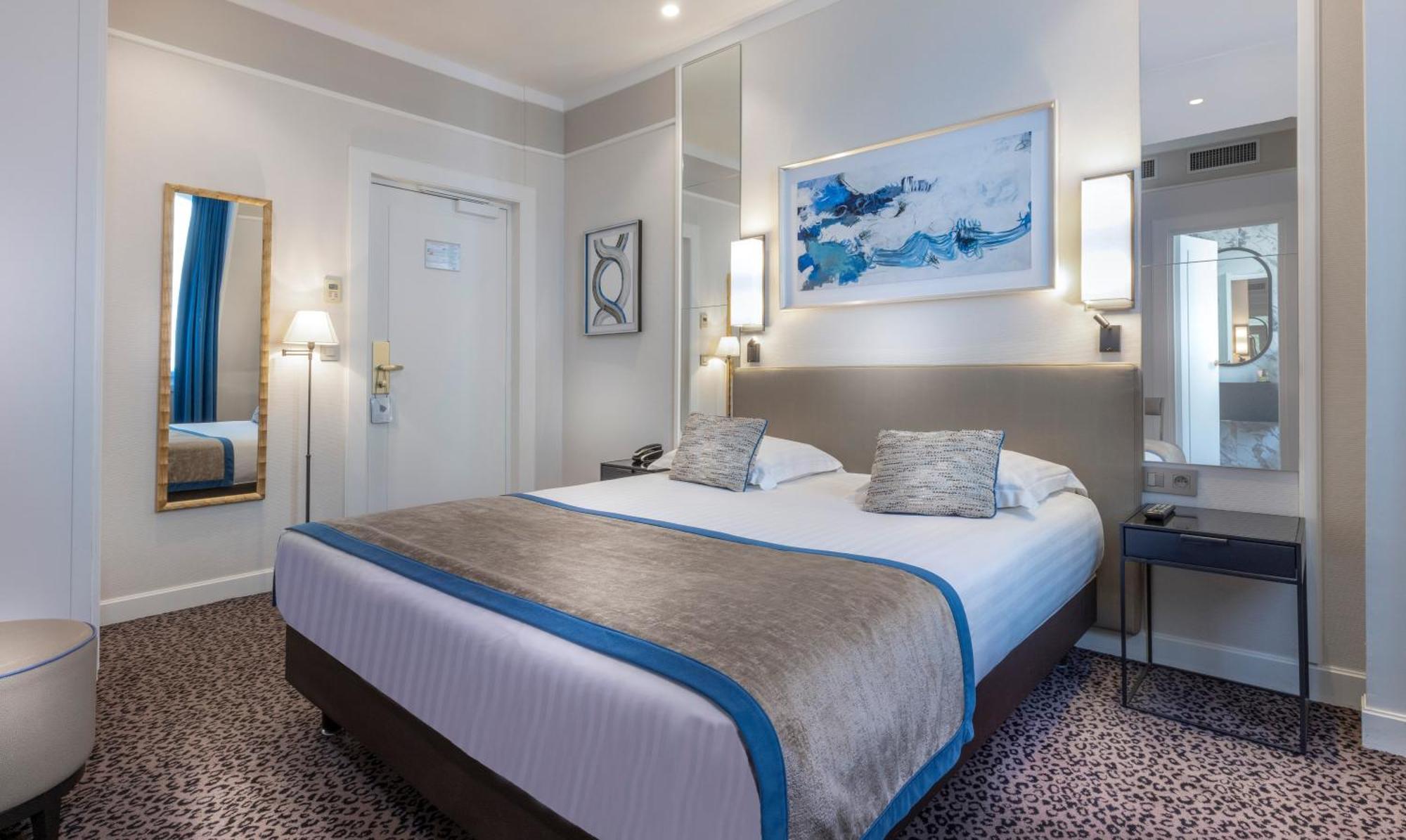 Superior Room Bath