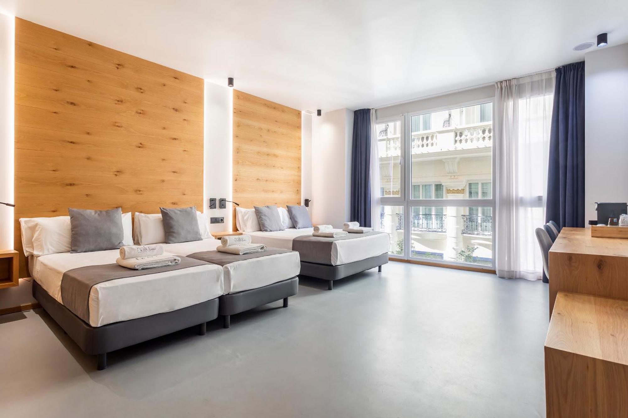 Superior Family Room,1556759770:JPEG
