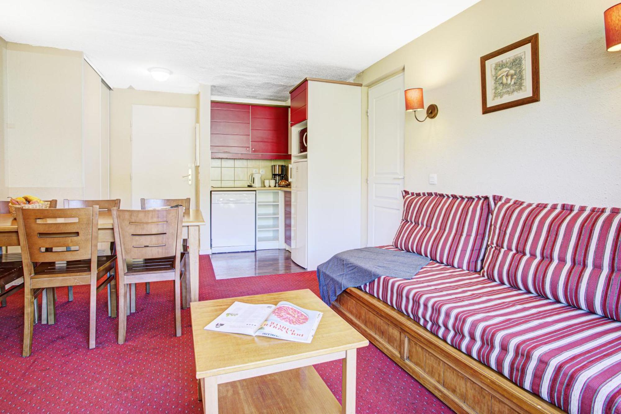 One-Bedroom Apartment Sleeping Alcove