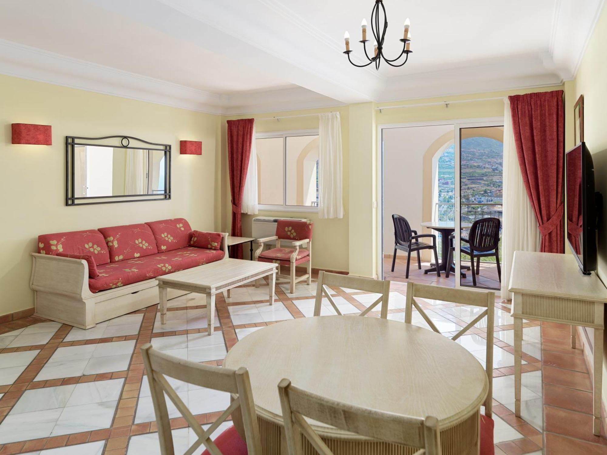 Suite with Mountain View,1544360758:JPEG
