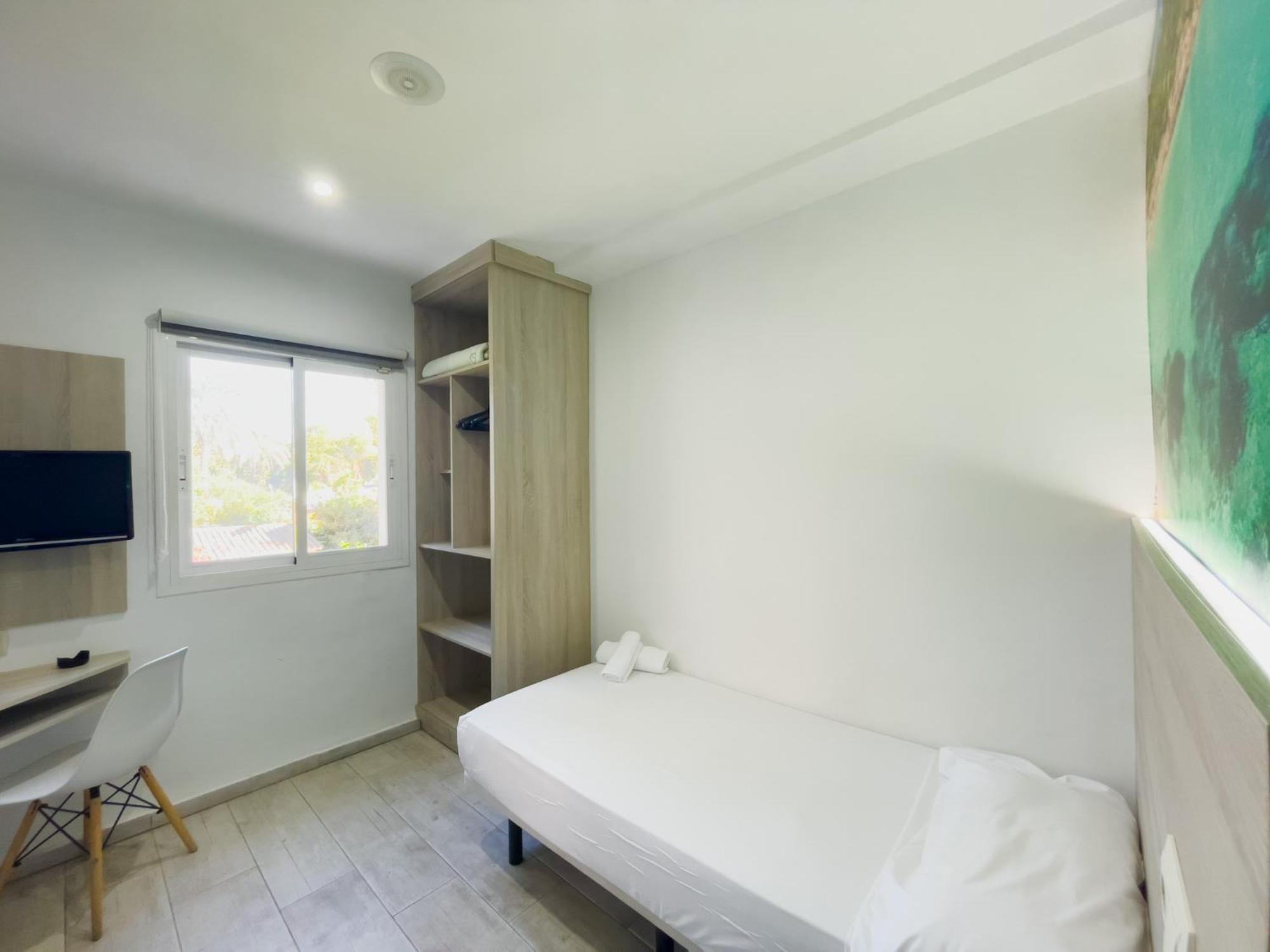 Single Room,1544570182:JPEG