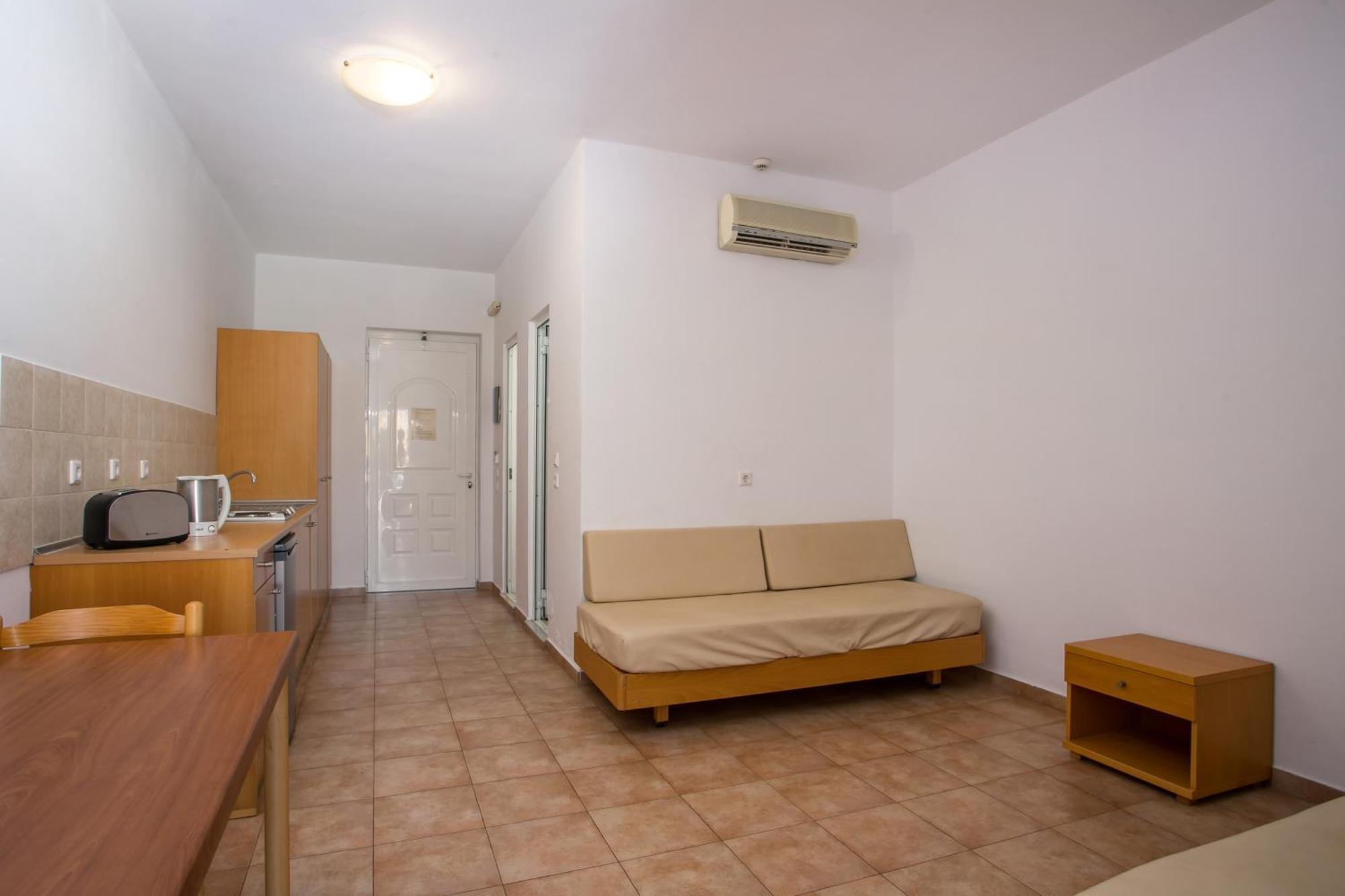 One-Bedroom Apartment 2