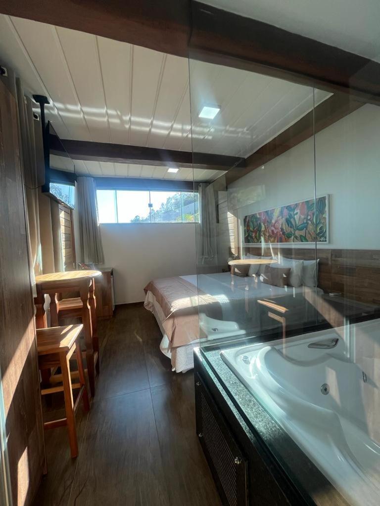 Deluxe Suite Spa Bath