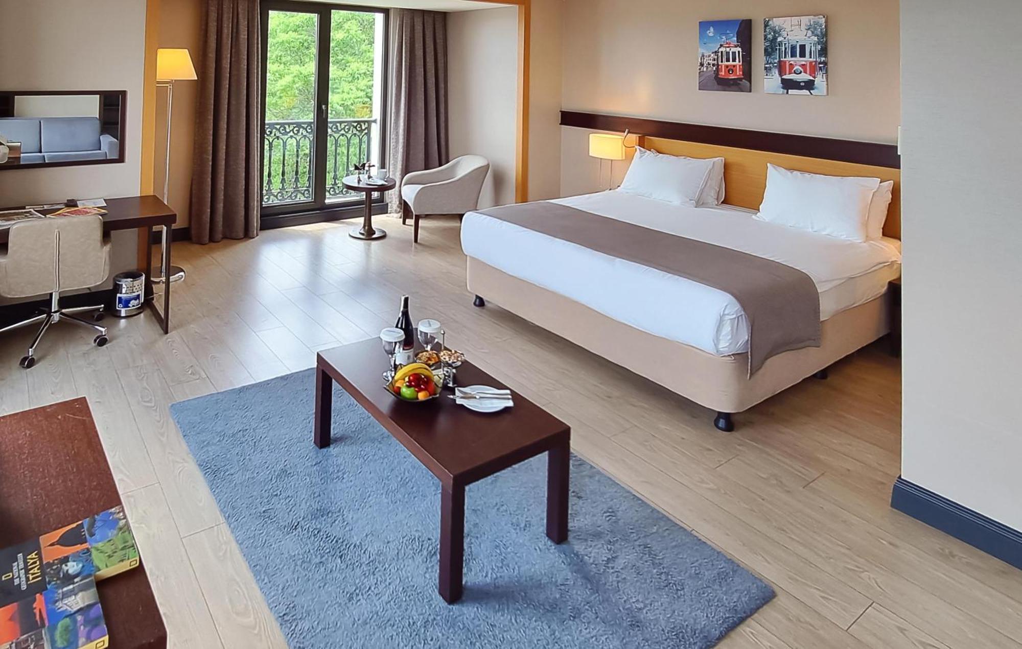 Chambre Double Deluxe - Vue Partielle sur Mer