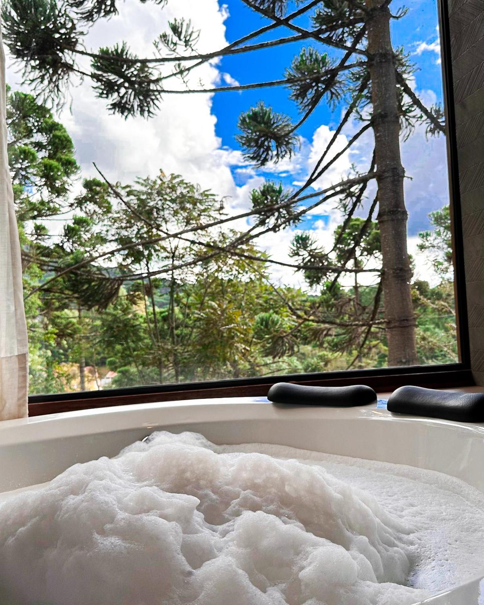 Quarto Duplo com Banheira de Hidromassagem