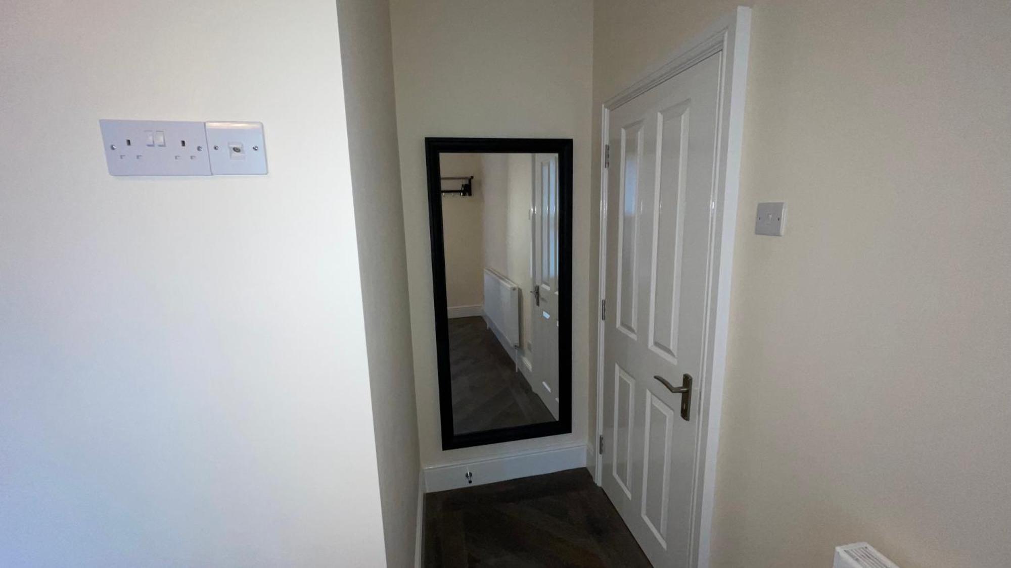 Deluxe Double Room Shower