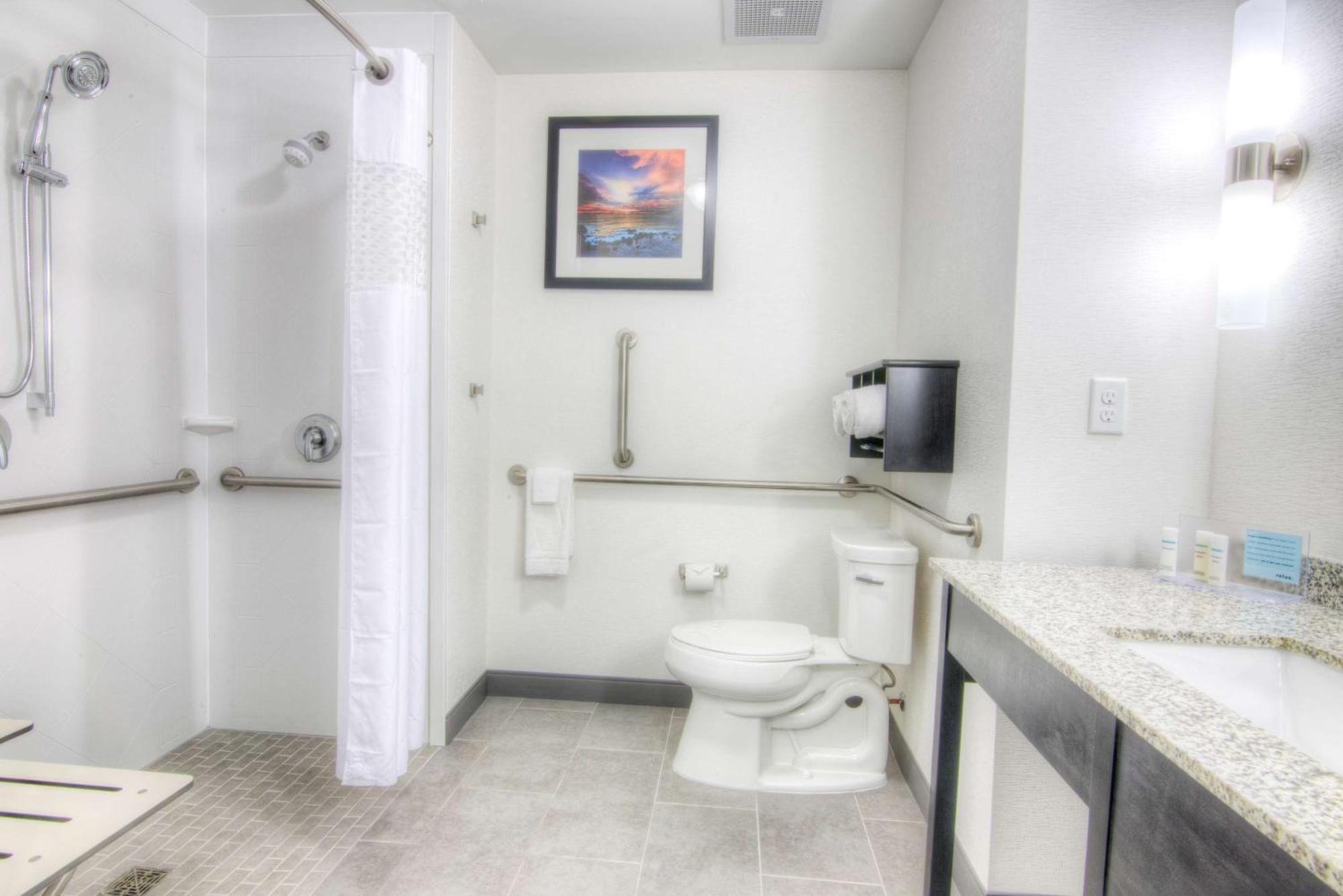 King Room Hearing Access or Non-Smoking