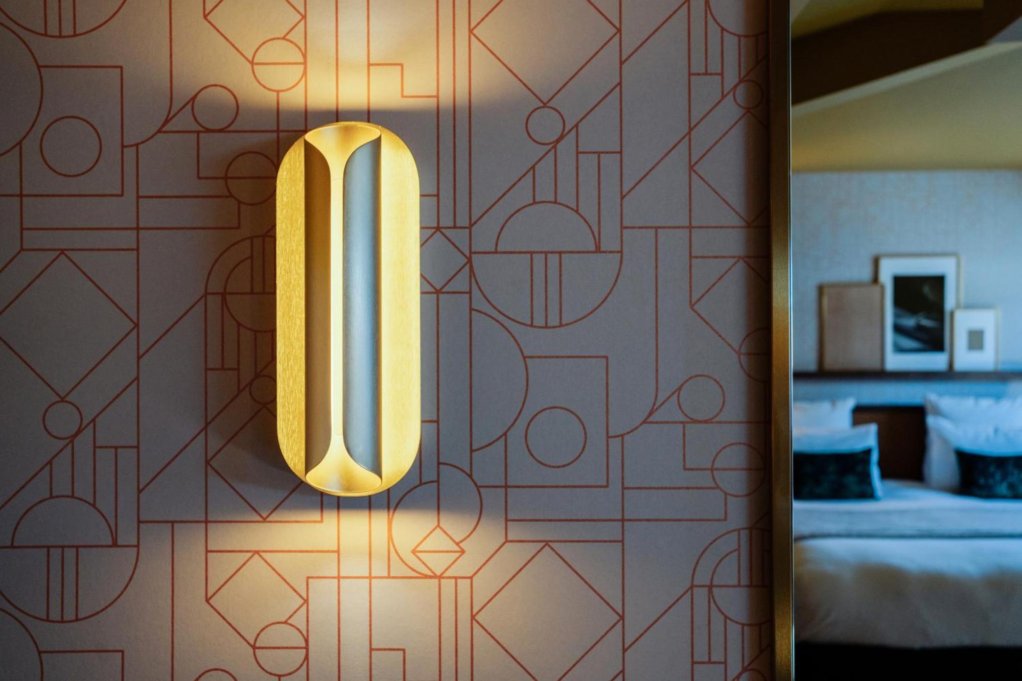 Standard Triple Studio,1548746920:JPEG