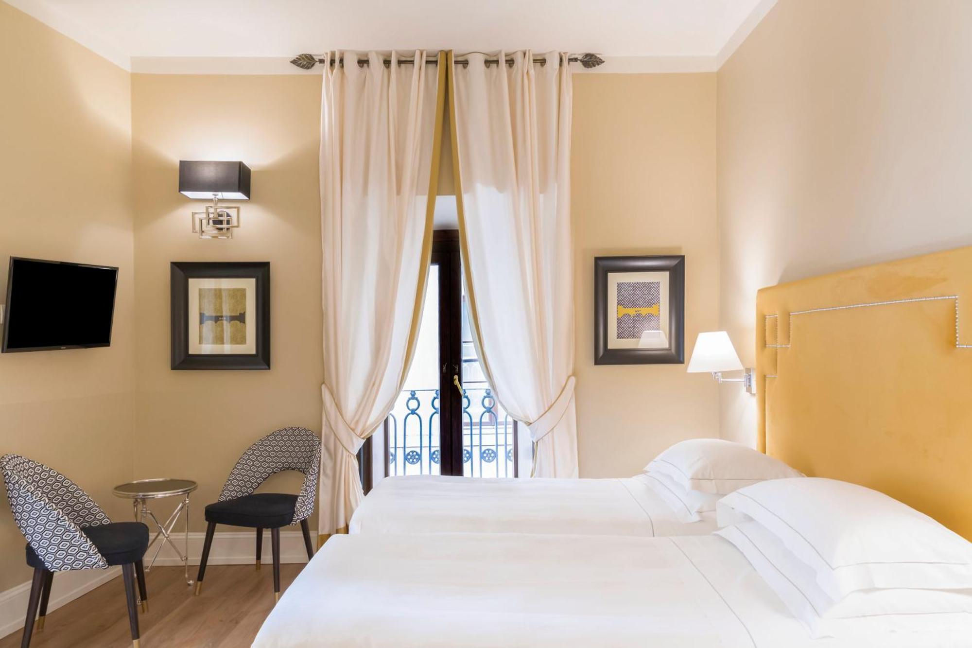 Quarto Superior com Cama de Casal ou 2 de Solteiro