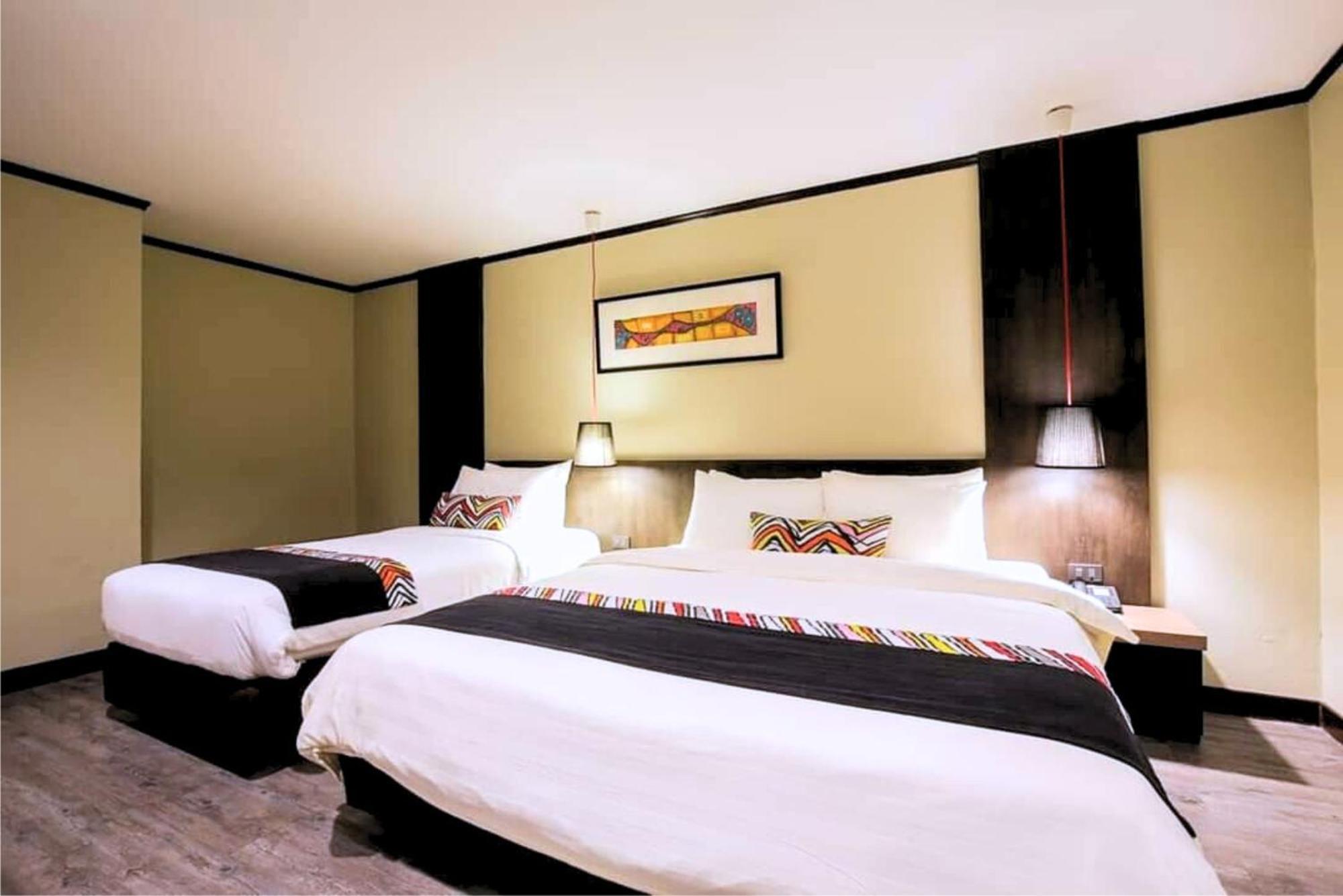 Deluxe Family Room