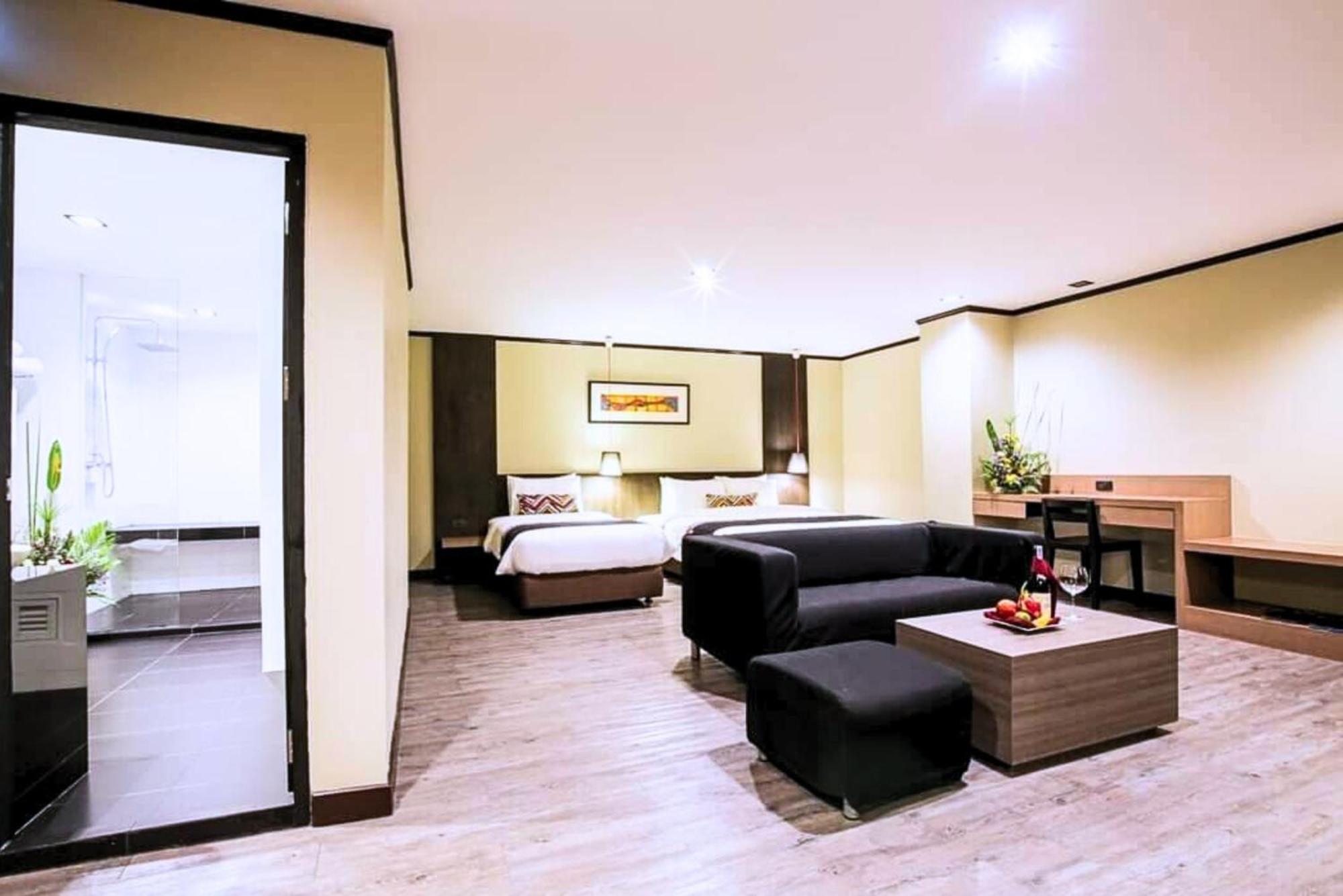 Deluxe Family Room