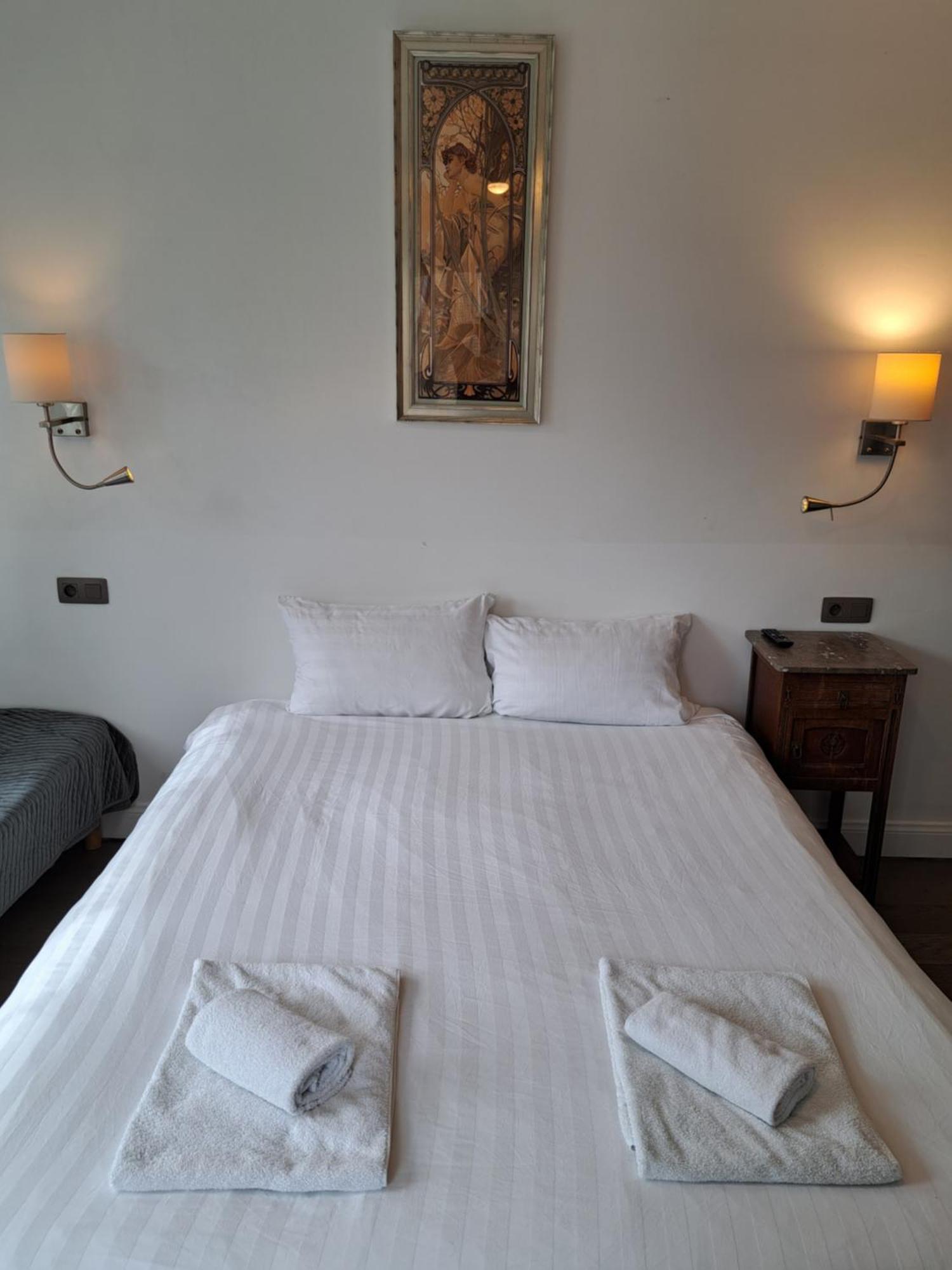 Deluxe Queen Room,1549143187:JPEG