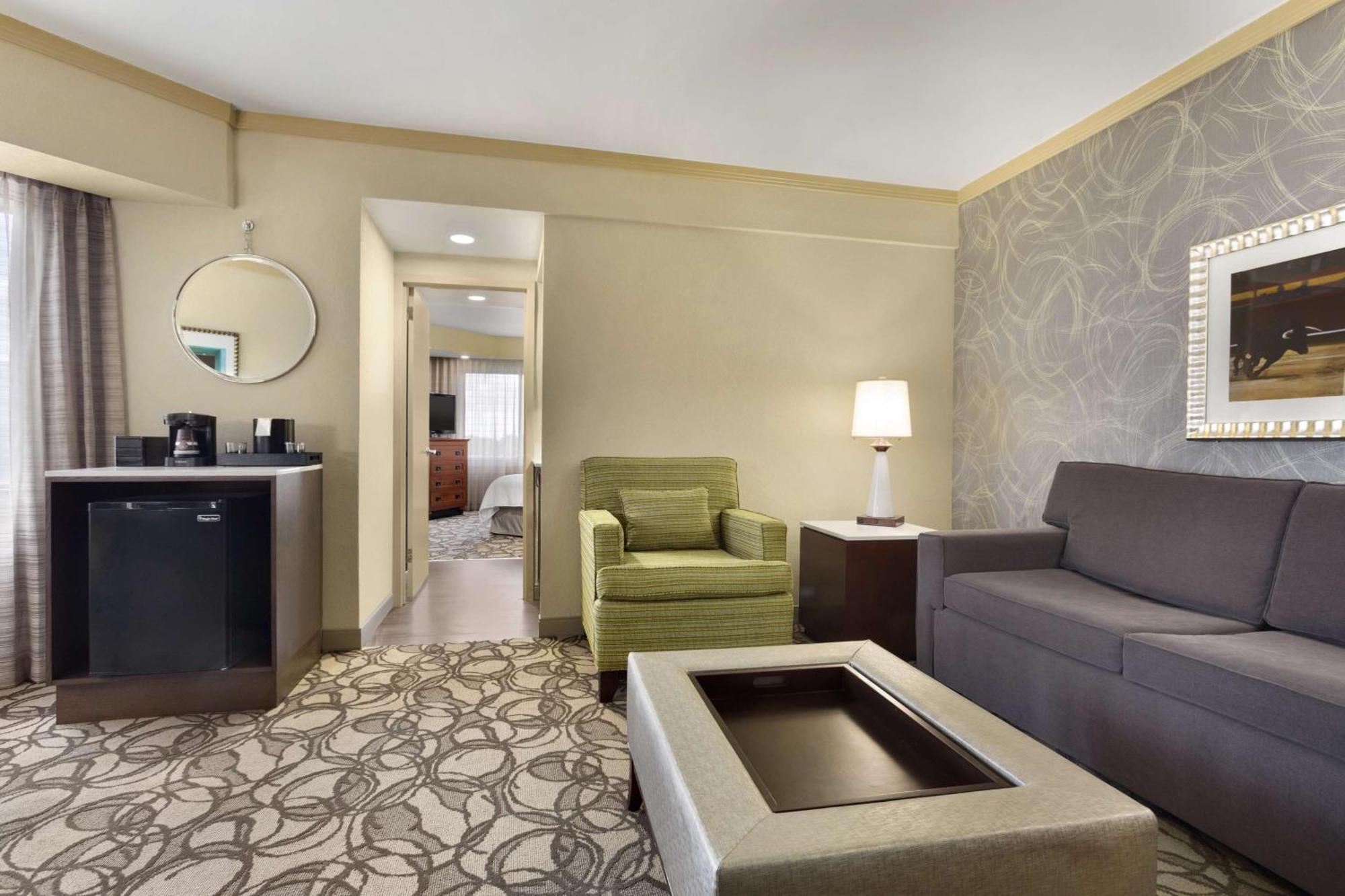 King Suite Non-Smoking